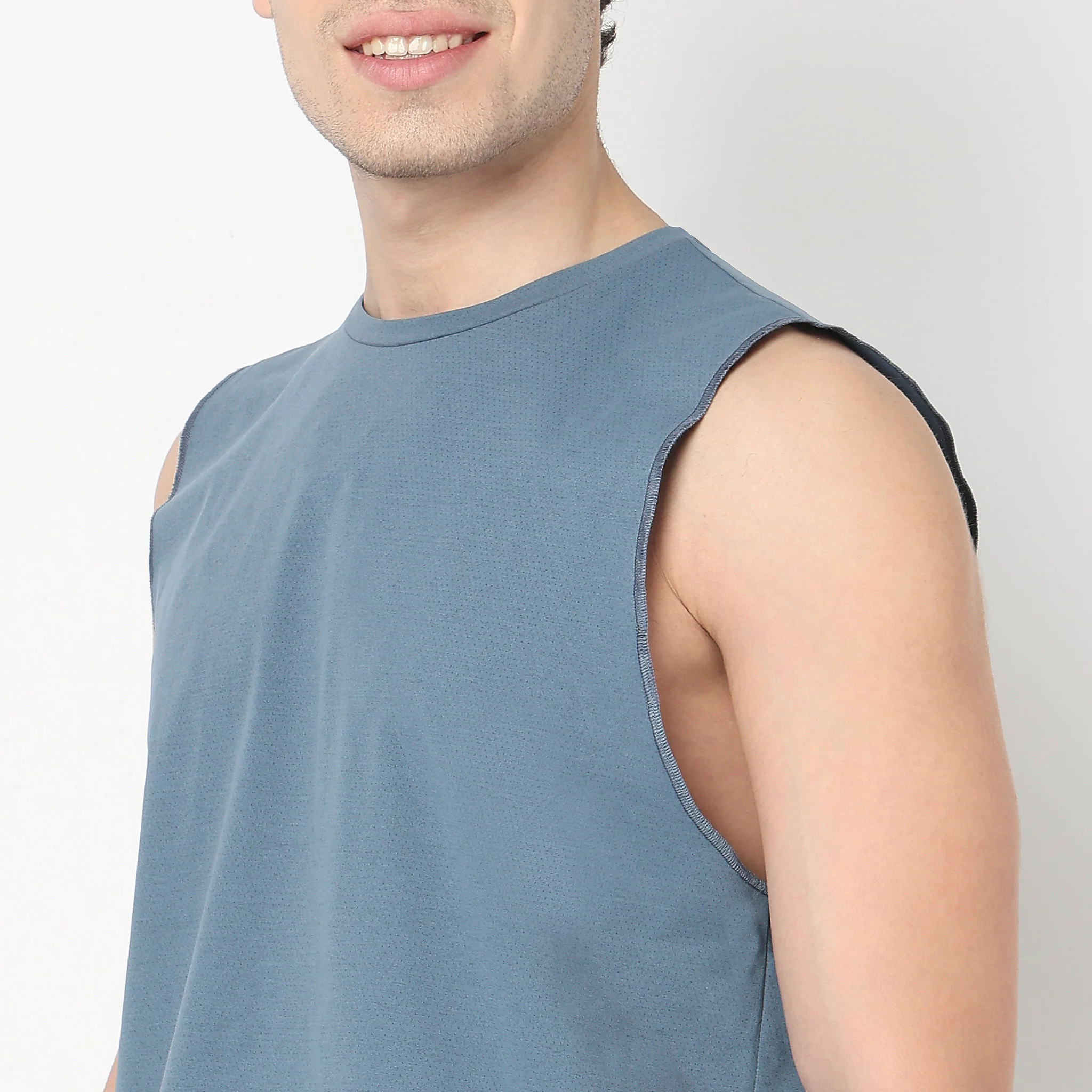 Oversize Jacquard Crew Neck Sleeveless T-Shirt - Image 4