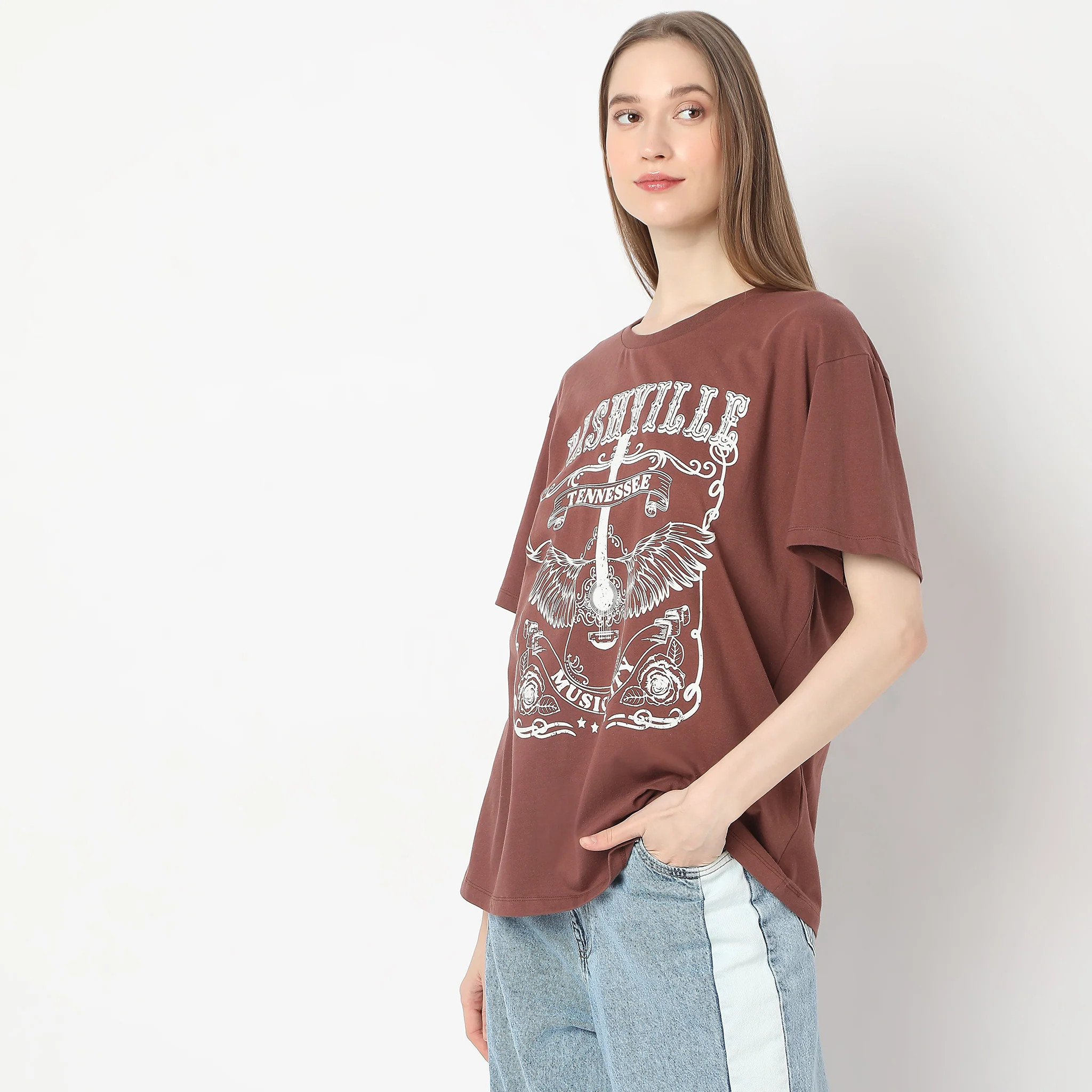 Oversize Printed "Nashville Music City" Bold Typography And Artistic Detailing T-Shirt - Image 4
