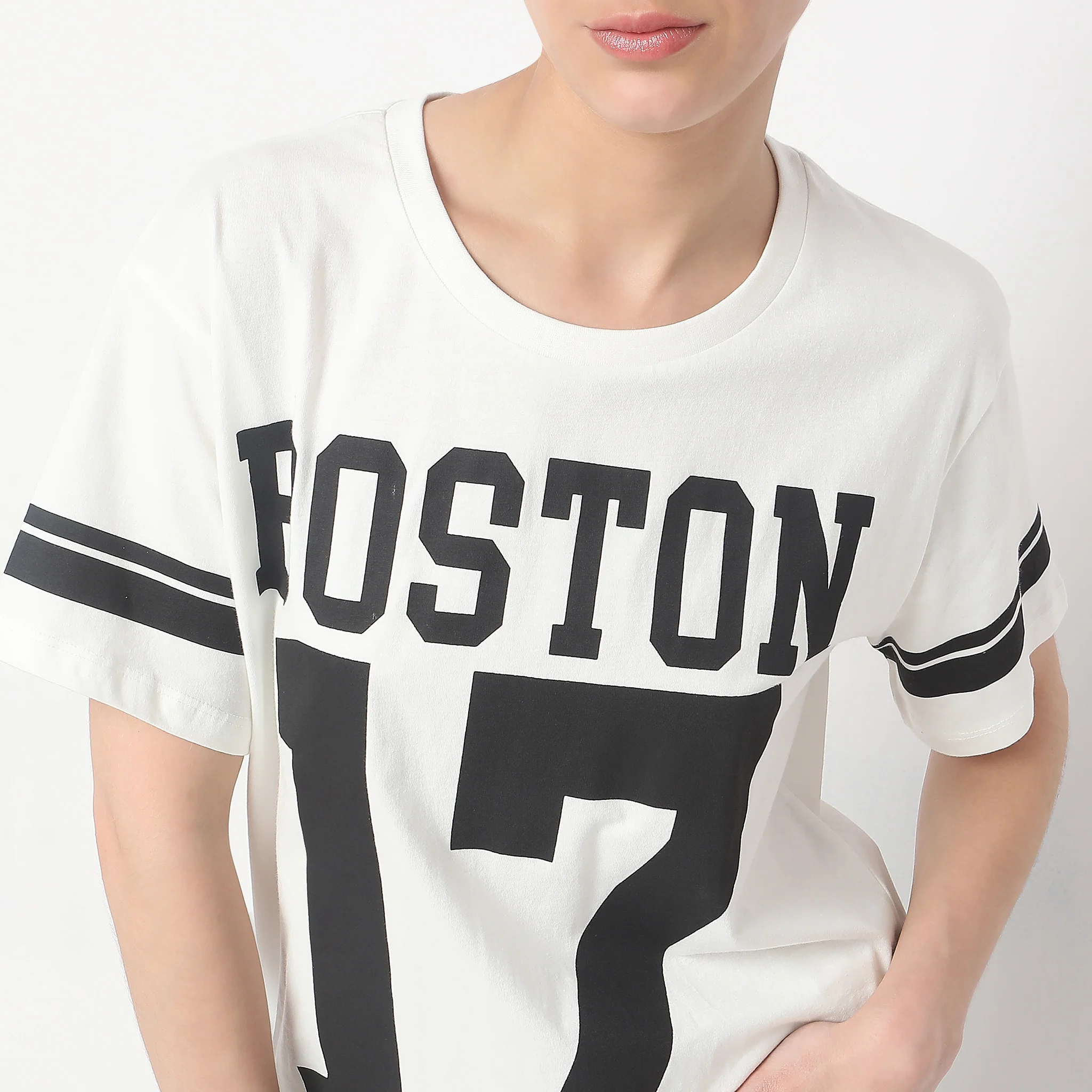 Modern Street - Oversized Graphic T-Shirt - Image 4