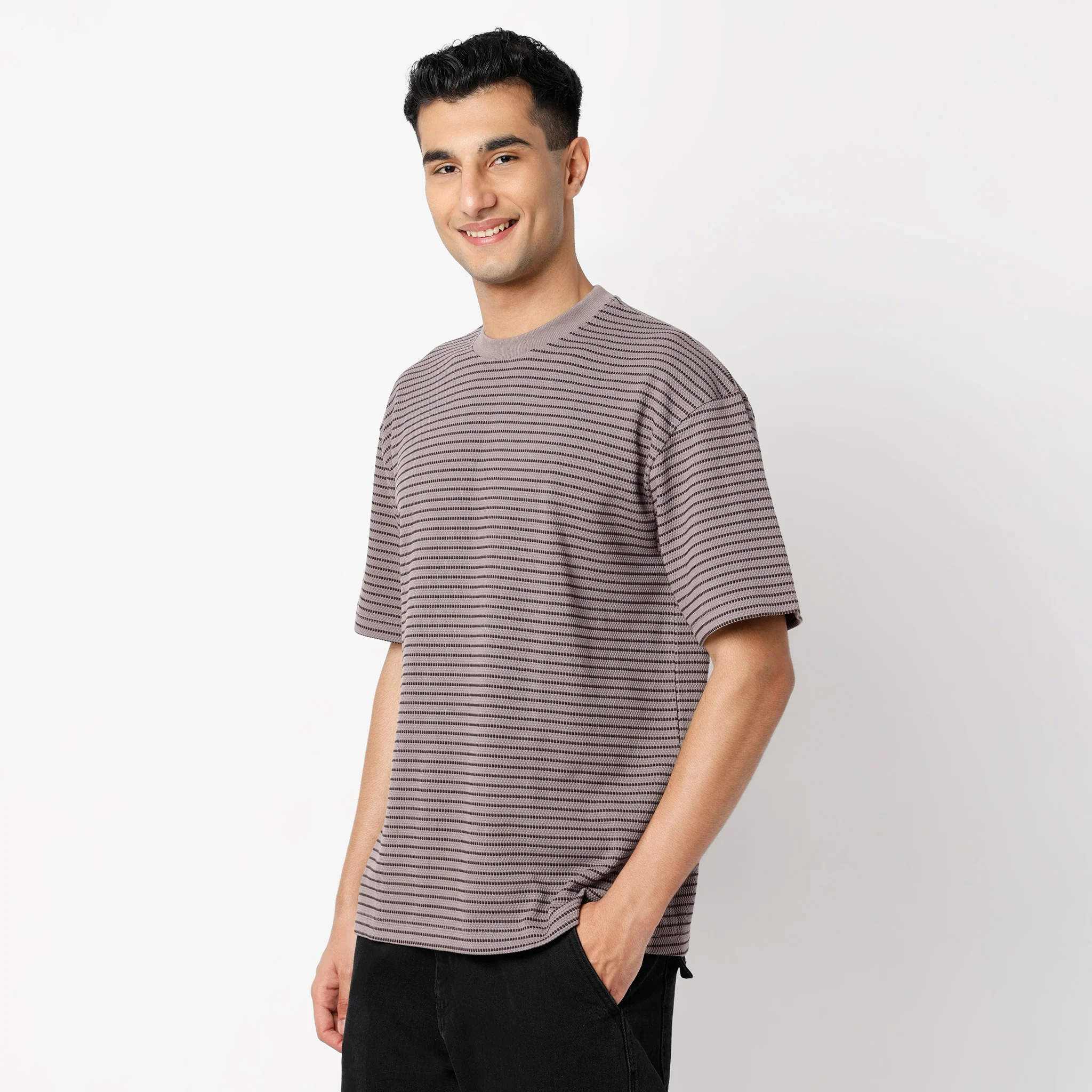 Oversize Striped Crew Neck Uniset T-Shirt - Image 4