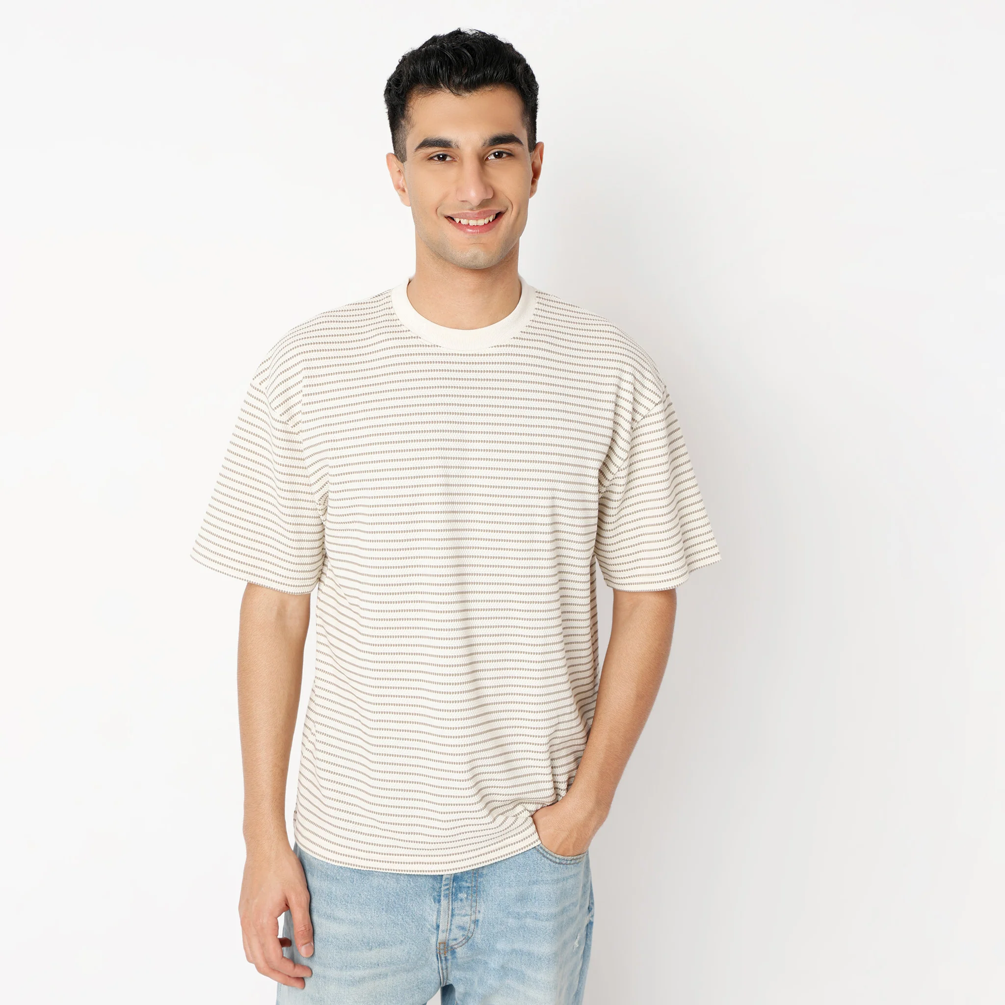 Oversize Striped Crew Neck Uniset T-Shirt - Image 7