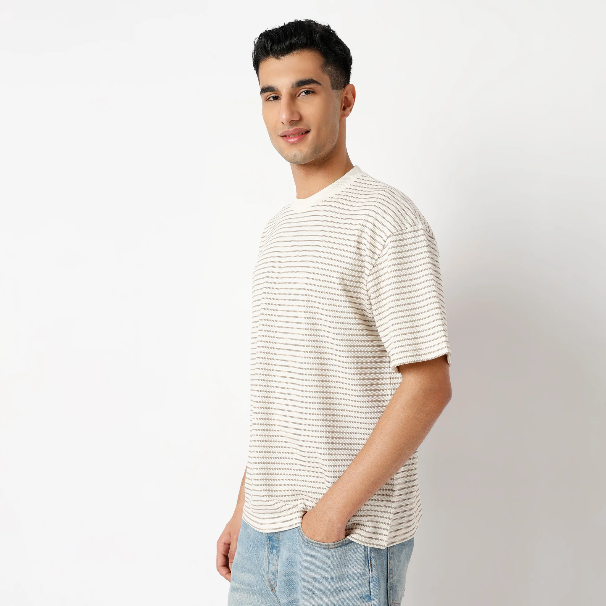 Oversize Striped Crew Neck Uniset T-Shirt - Image 9