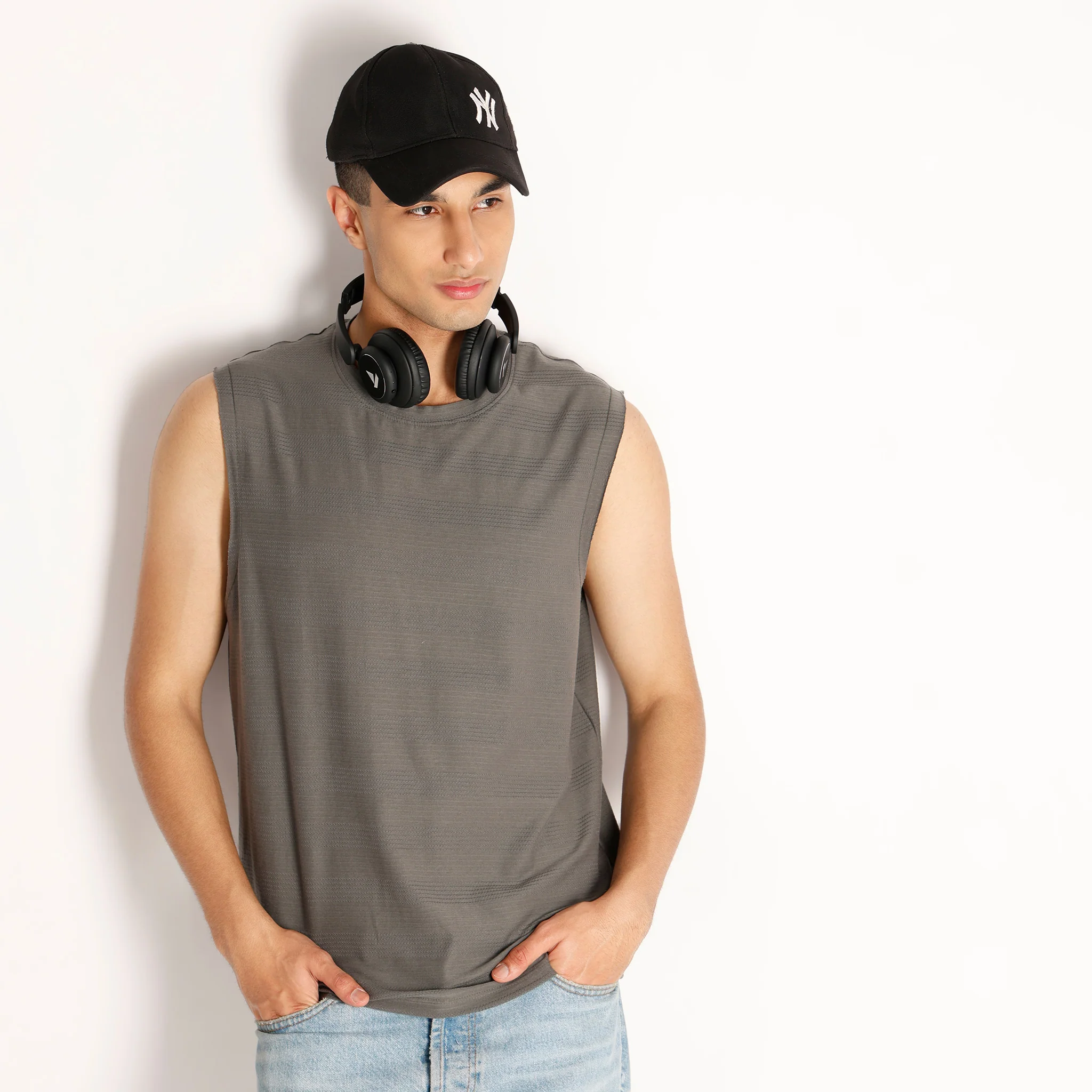 Oversize Structured Crew Neck Sleeveless Baggy T-Shirt - Image 6