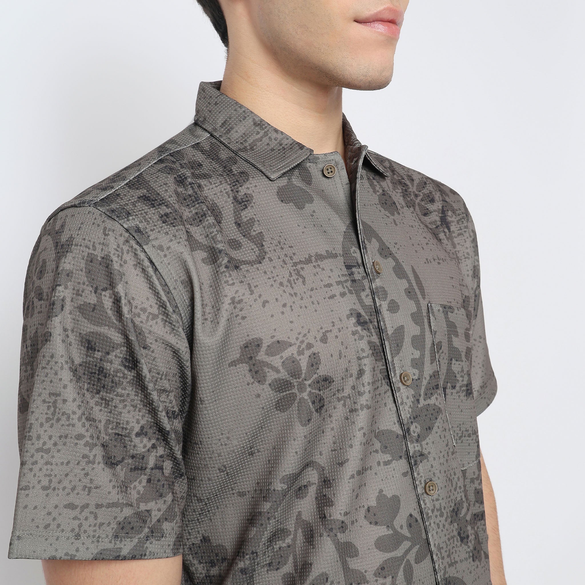 Point Down Printed Shirt - Image 4