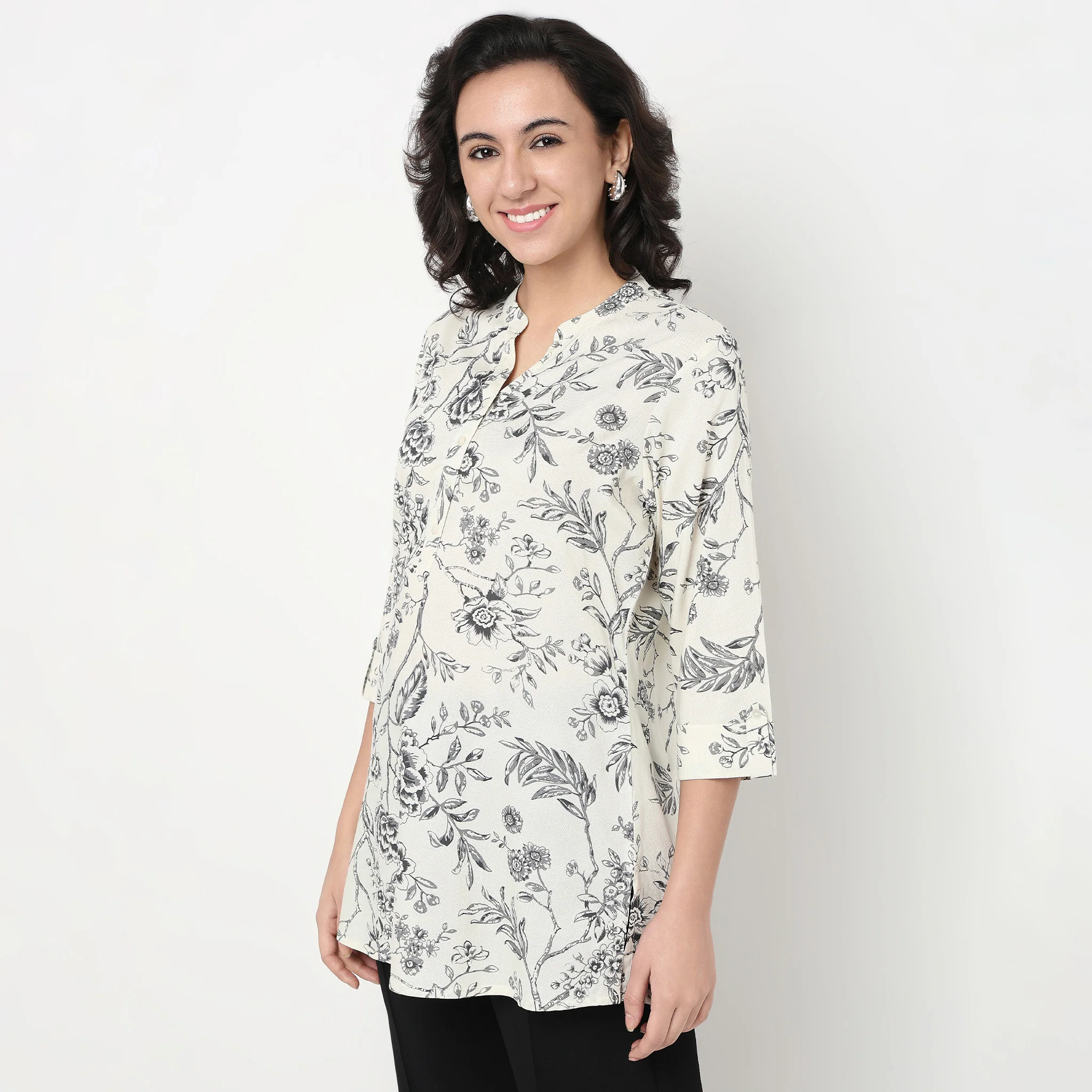 Printed Band Collar Half Placket Short Kurta - Image 5