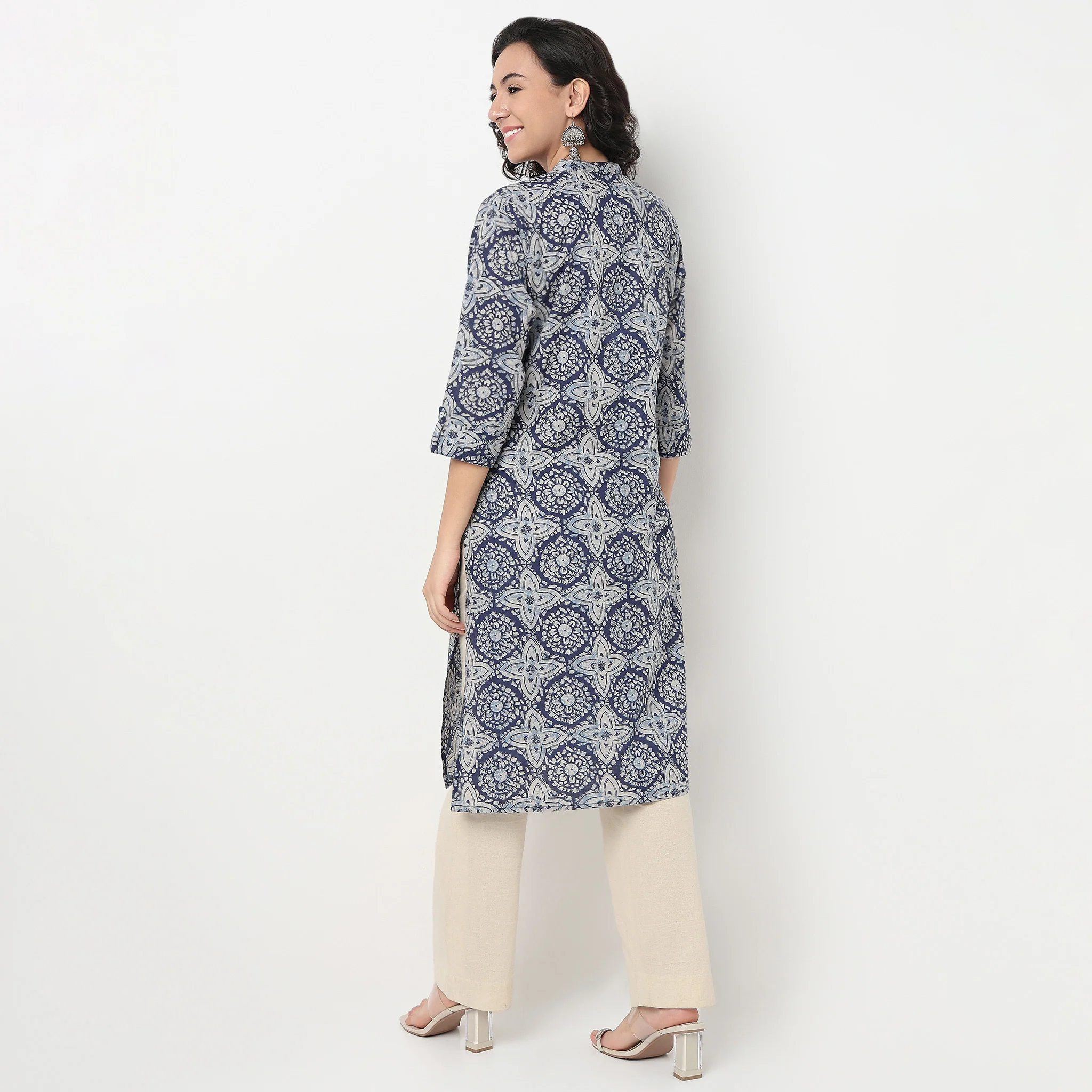 Printed Band Neck Cambric Half Placket Kurta - Image 3