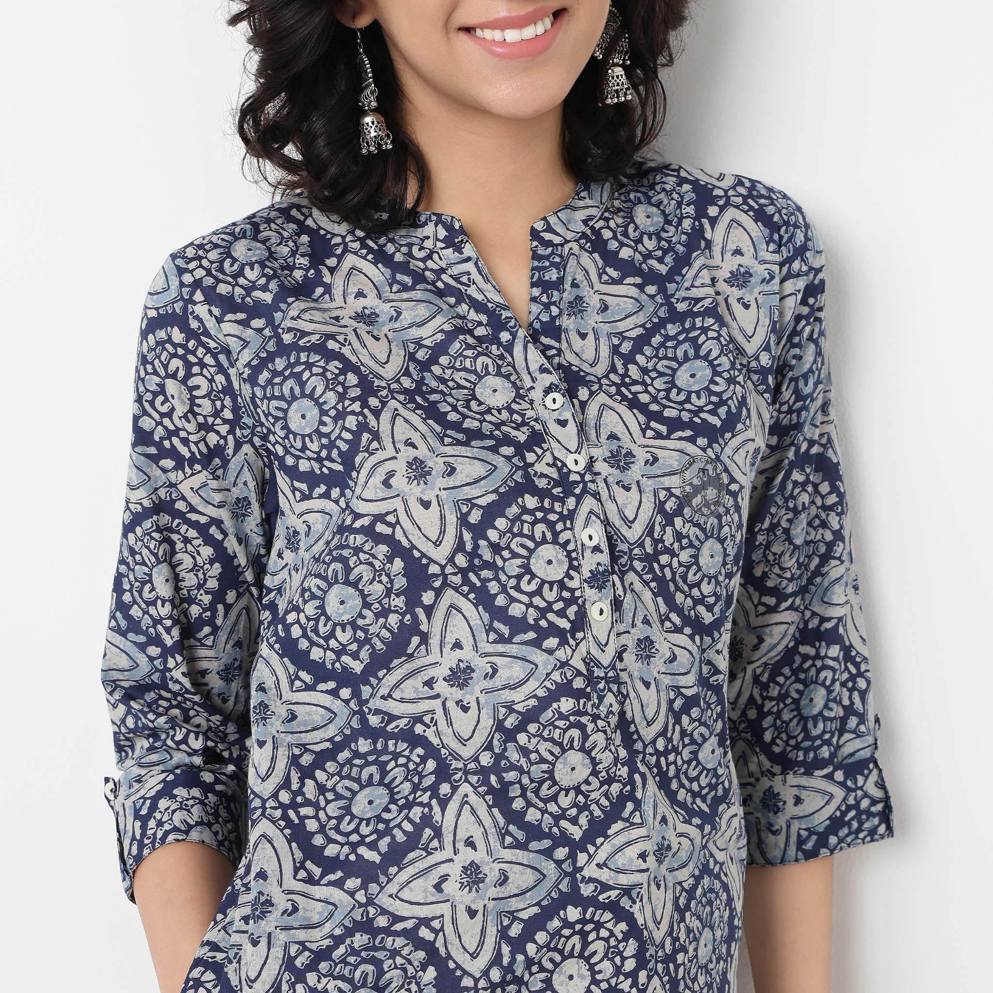 Printed Band Neck Cambric Half Placket Kurta - Image 4
