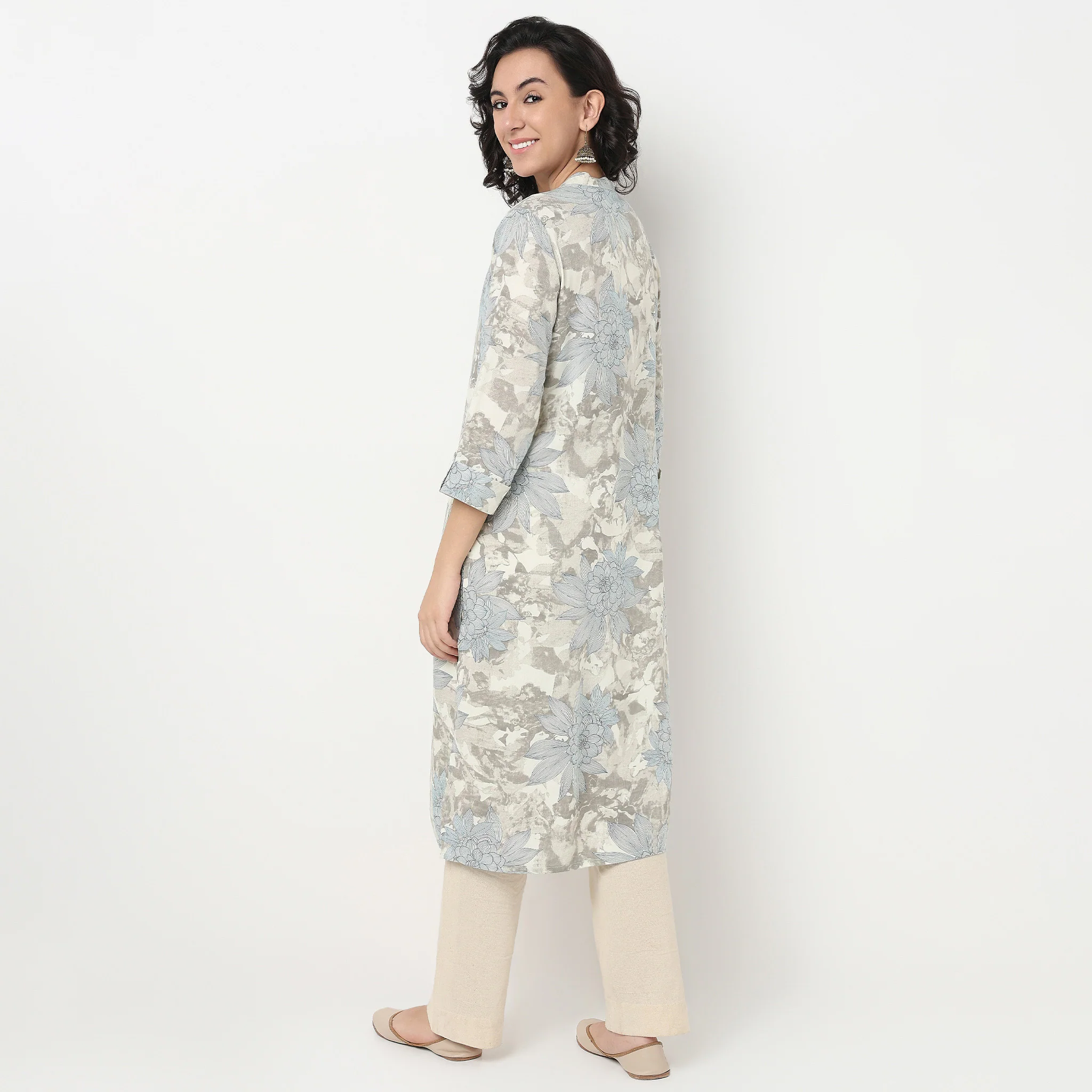 Printed Band Neck Full Placket Long Kurta - Image 3