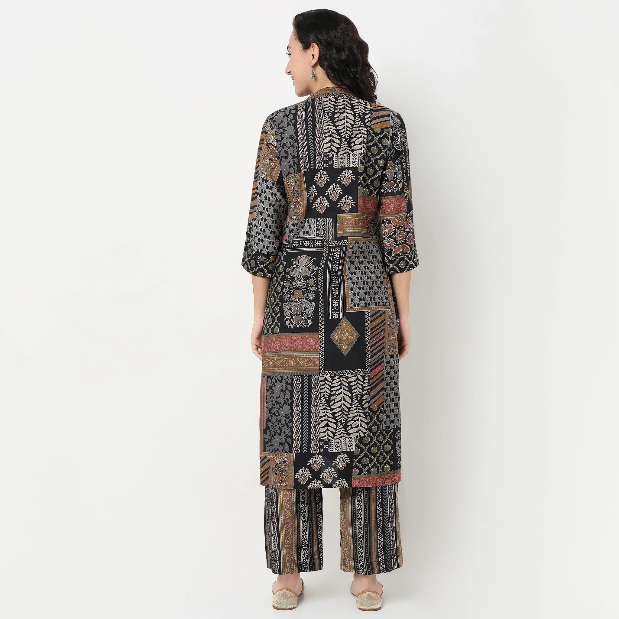 Printed Band Neck Long Kurta With Pants Set - Image 3