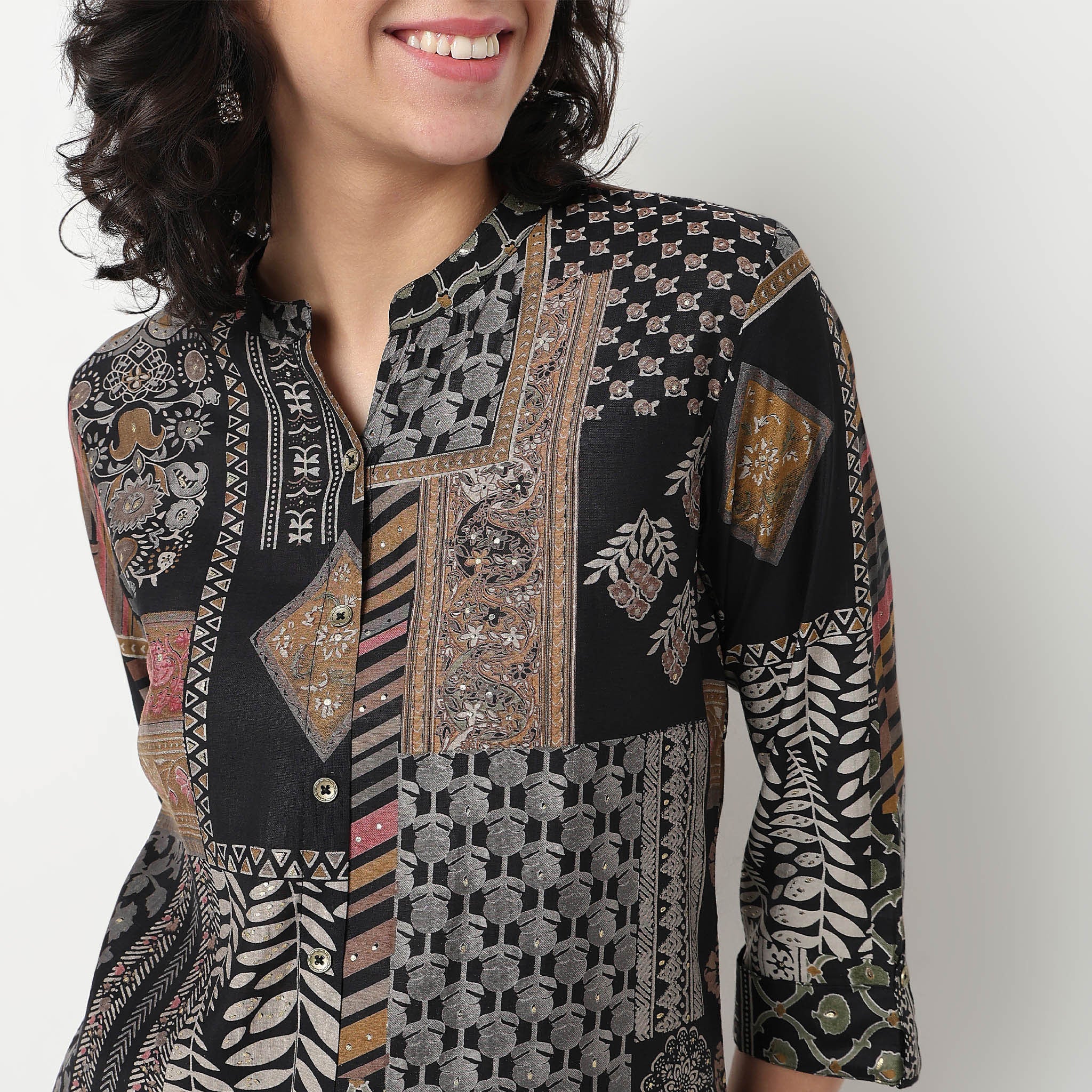 Printed Band Neck Long Kurta With Pants Set - Image 4