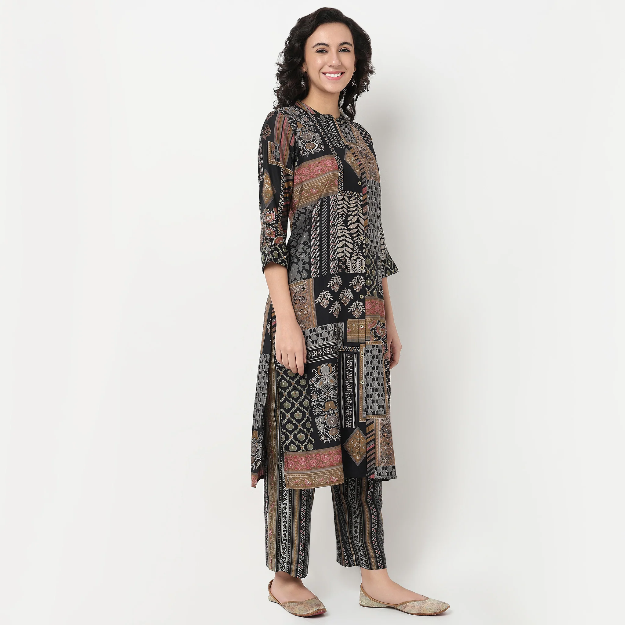 Printed Band Neck Long Kurta With Pants Set - Image 5