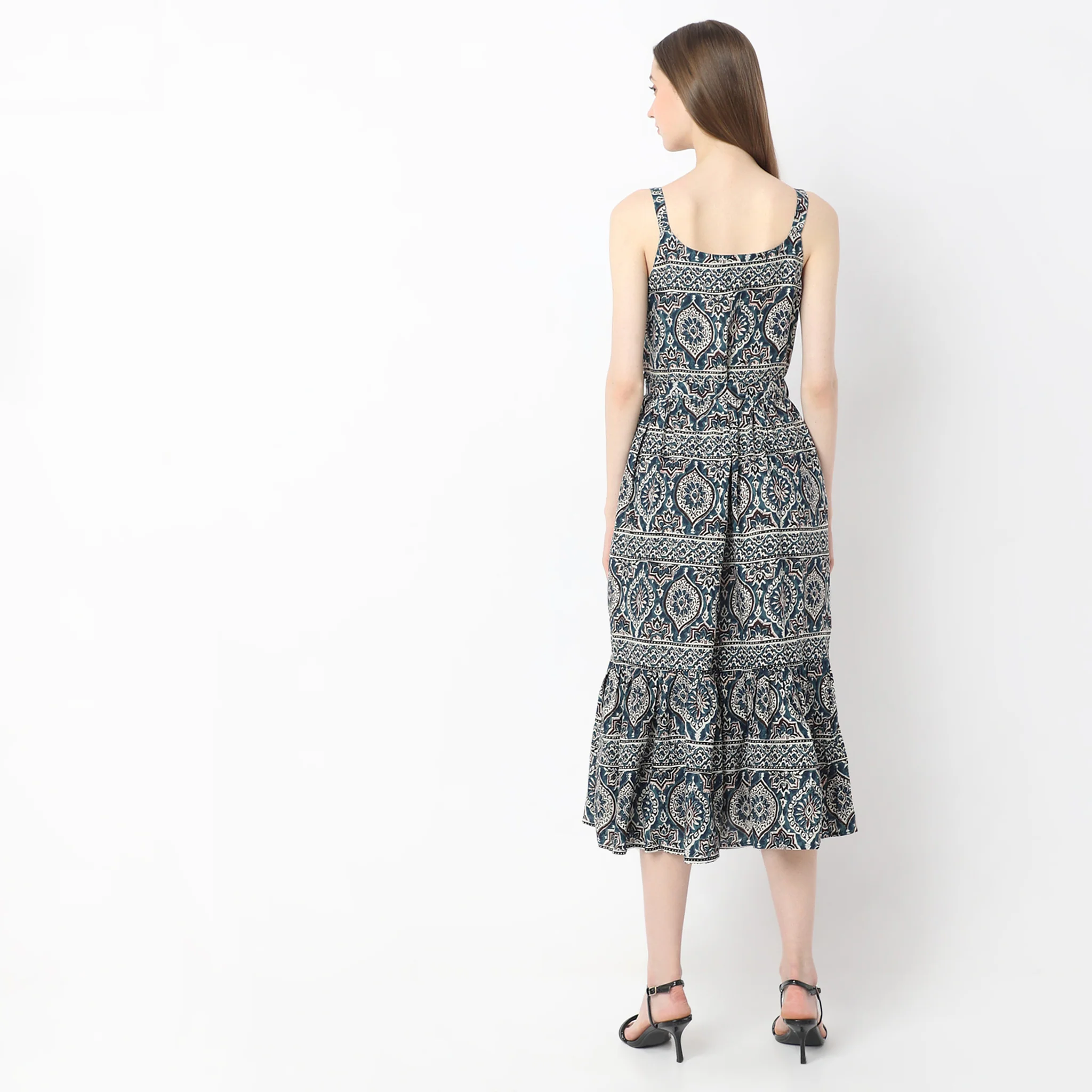 Printed Below Knee Shoulder Strape Flared Dress - Image 3