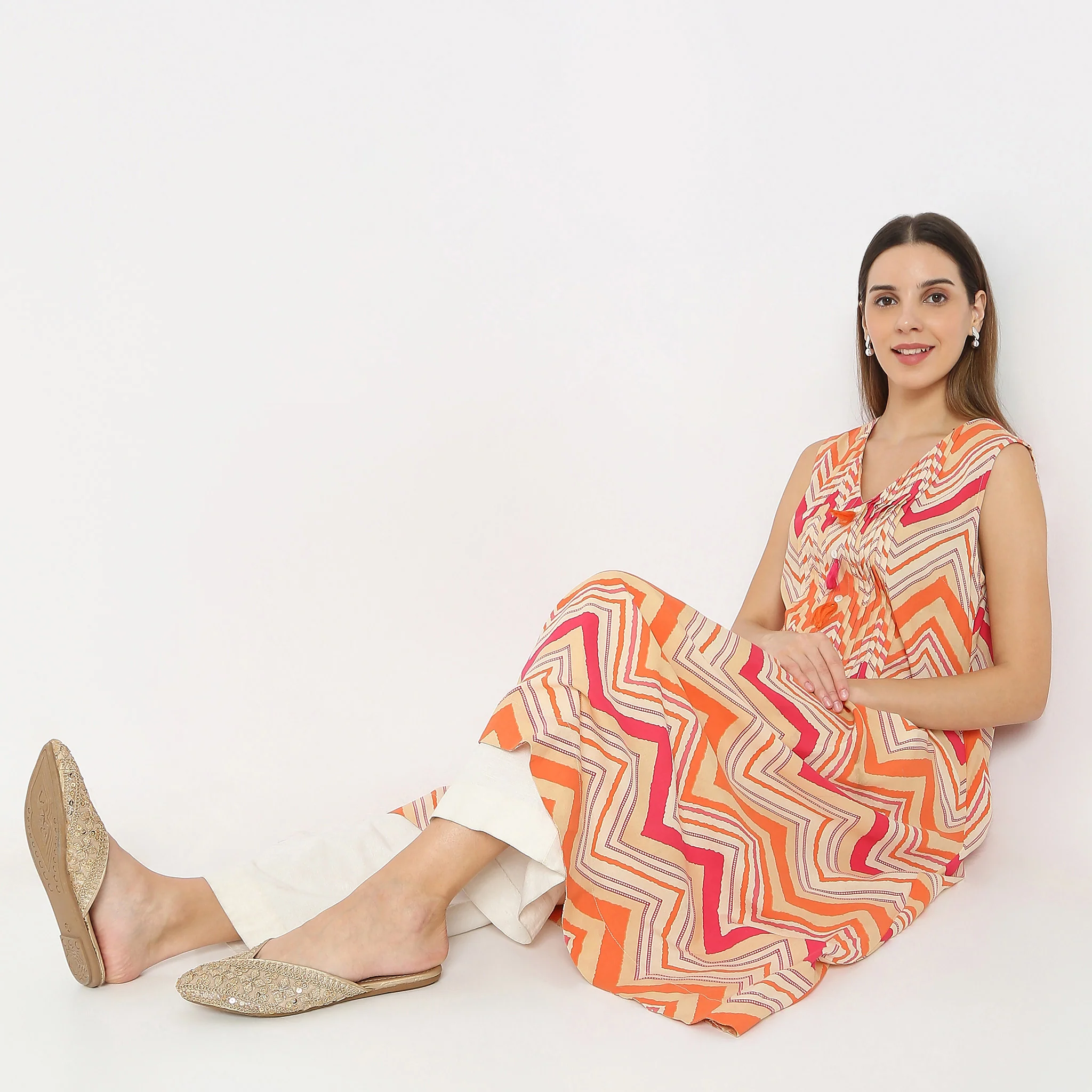 Printed Below Knee V-Neck Sleeveless Flared Kurta