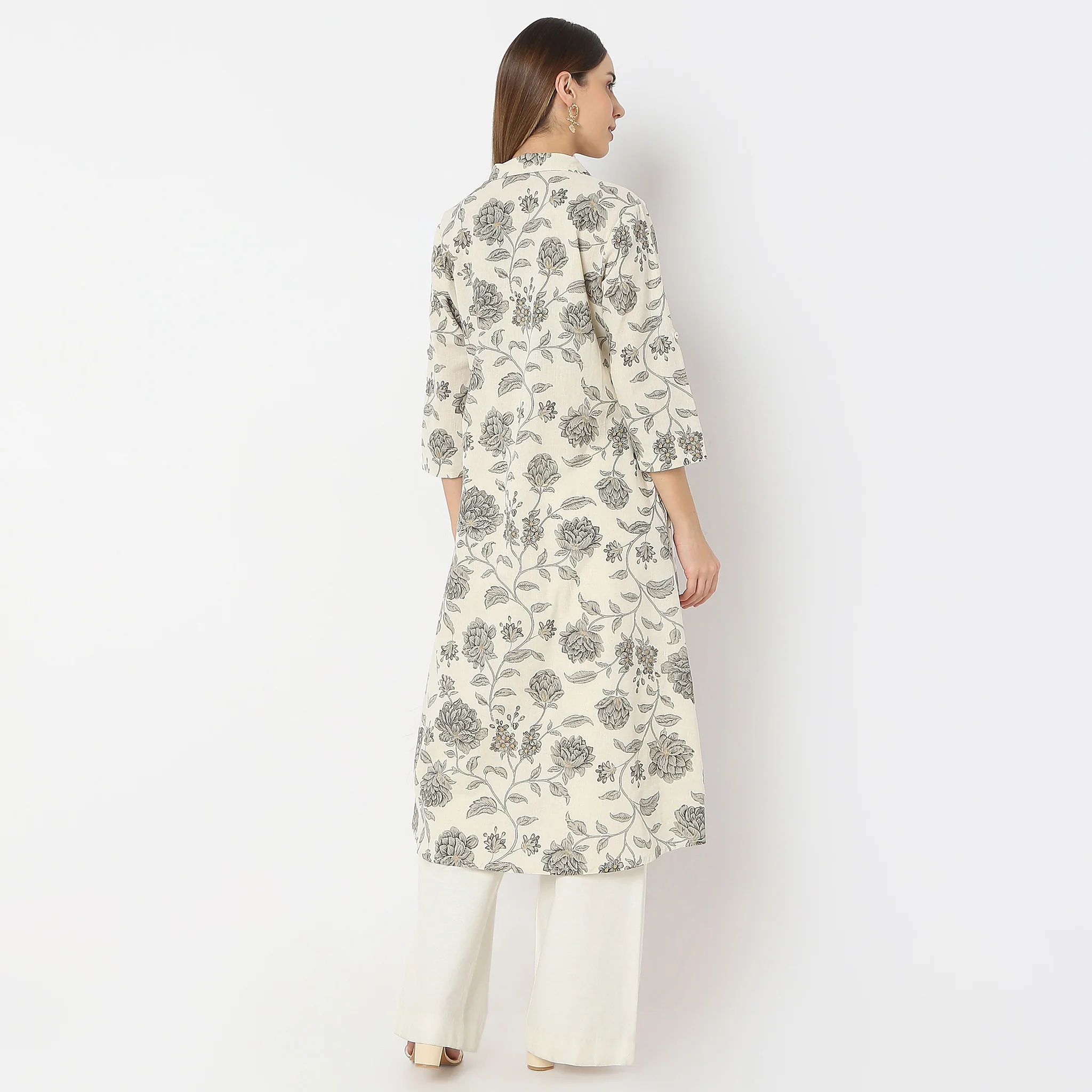 Printed Below Knee Shirt Collar Delicate Threads Kalidar Flared Kurta - Image 3