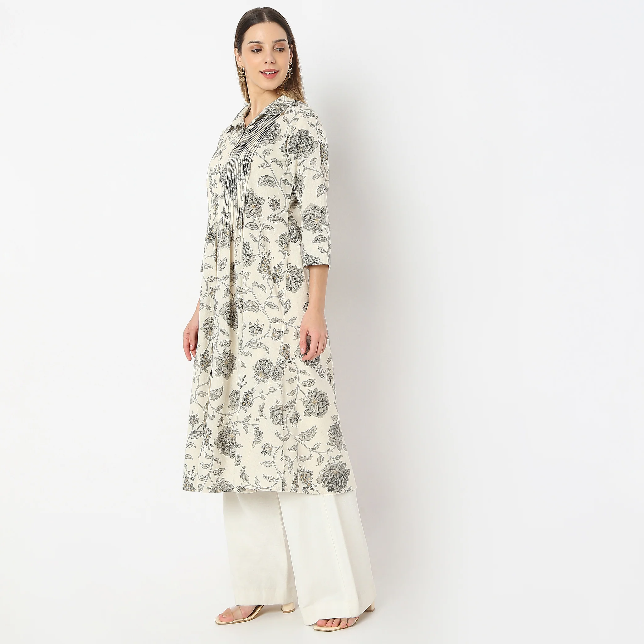 Printed Below Knee Shirt Collar Delicate Threads Kalidar Flared Kurta - Image 5
