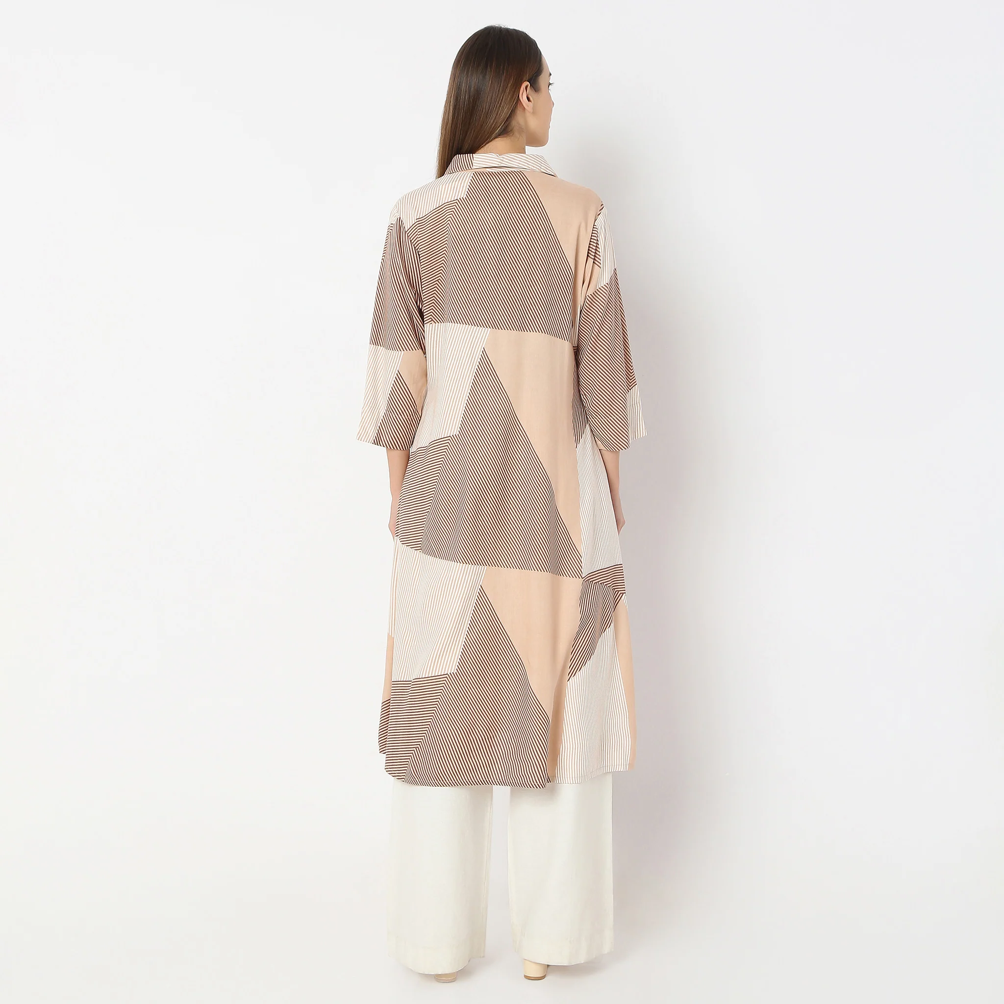 Printed Below Knee Shirt Collar Flared Kurta - Image 3