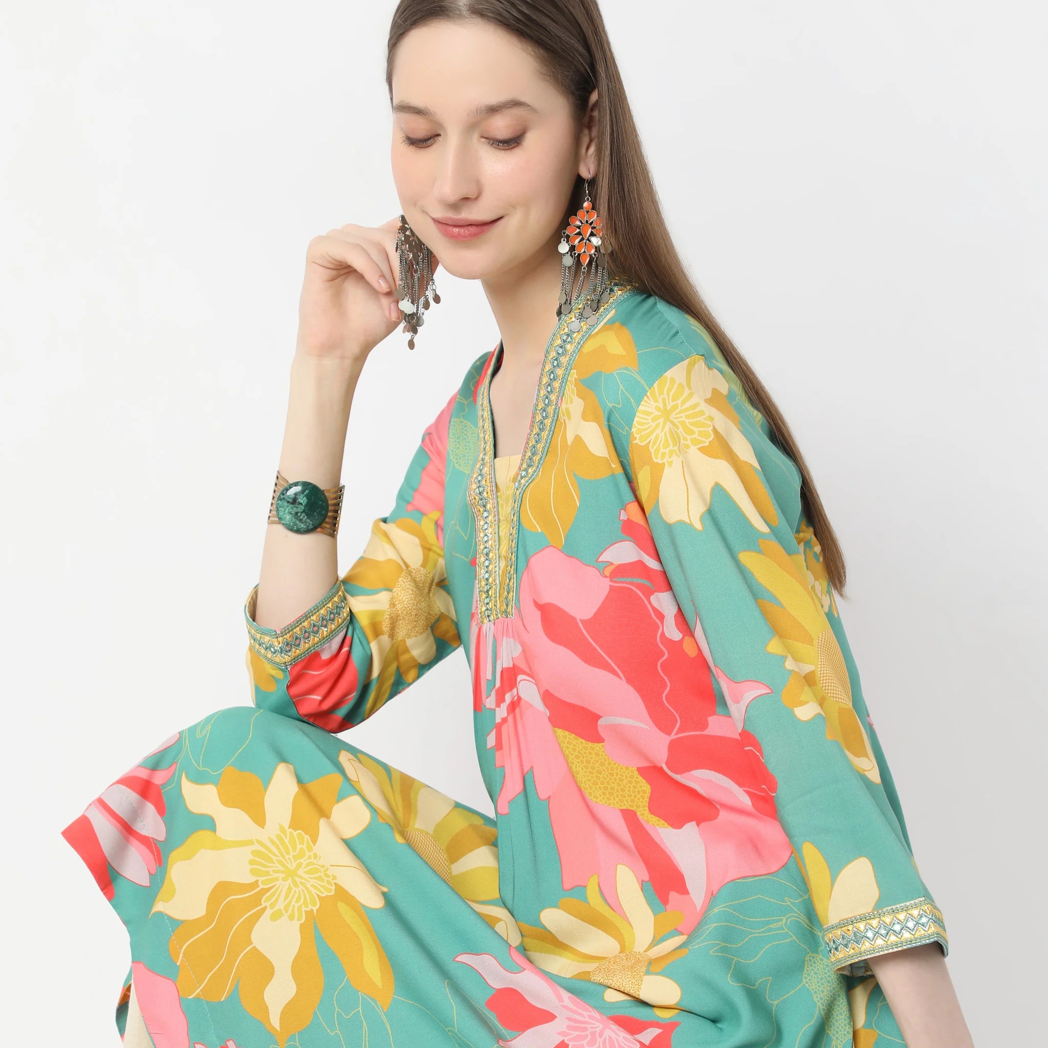 Printed Below Knee V-Neck Flared Kurta - Image 4