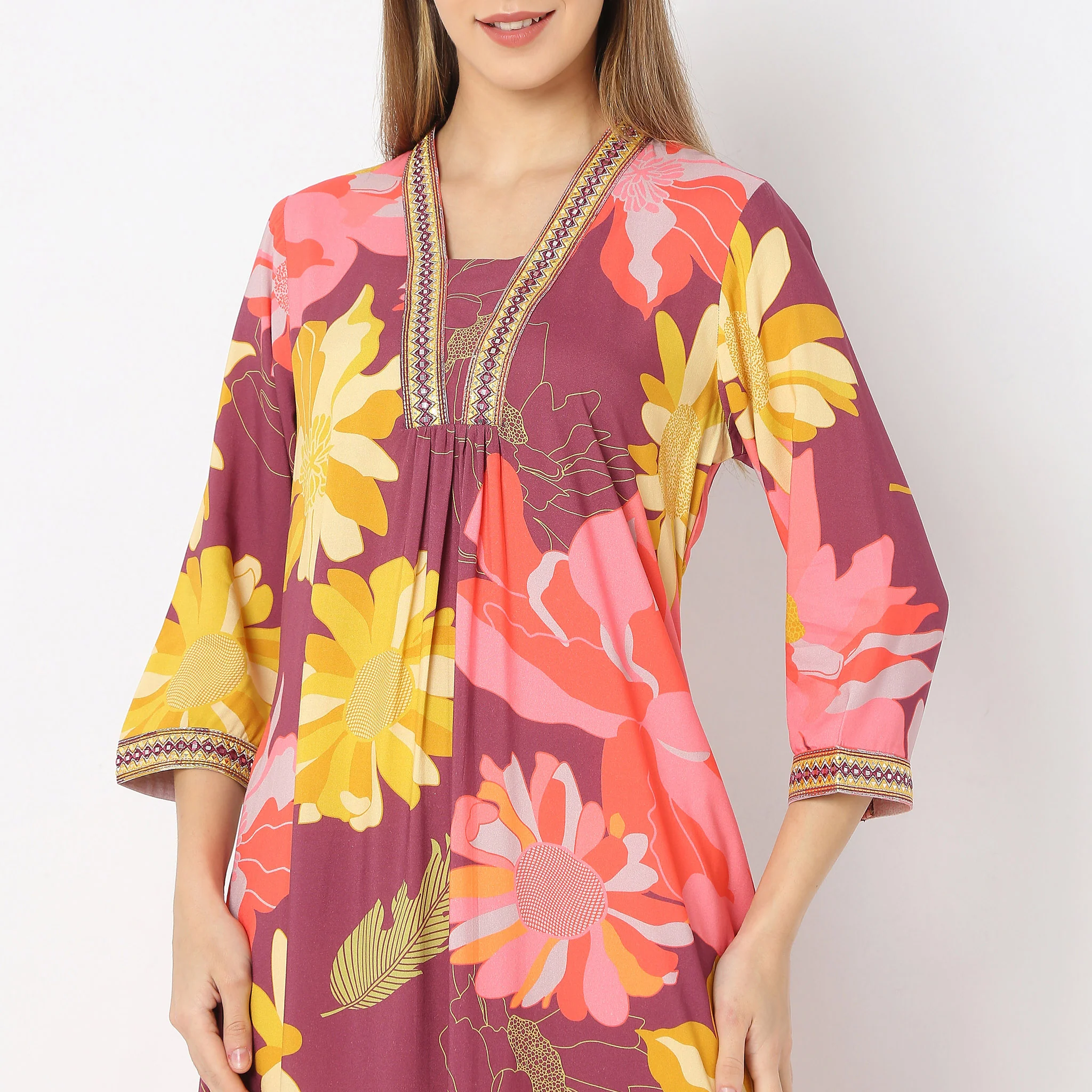 Printed Below Knee V-Neck Flared Kurta - Image 9