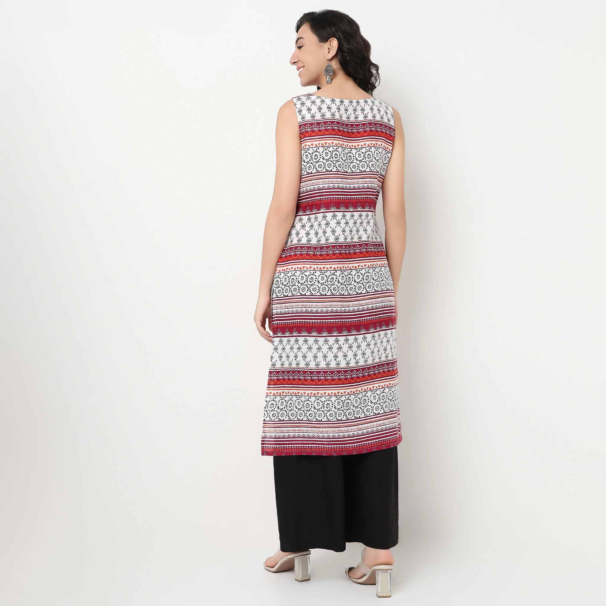 Printed Boat Neck Long Kurta - Image 3