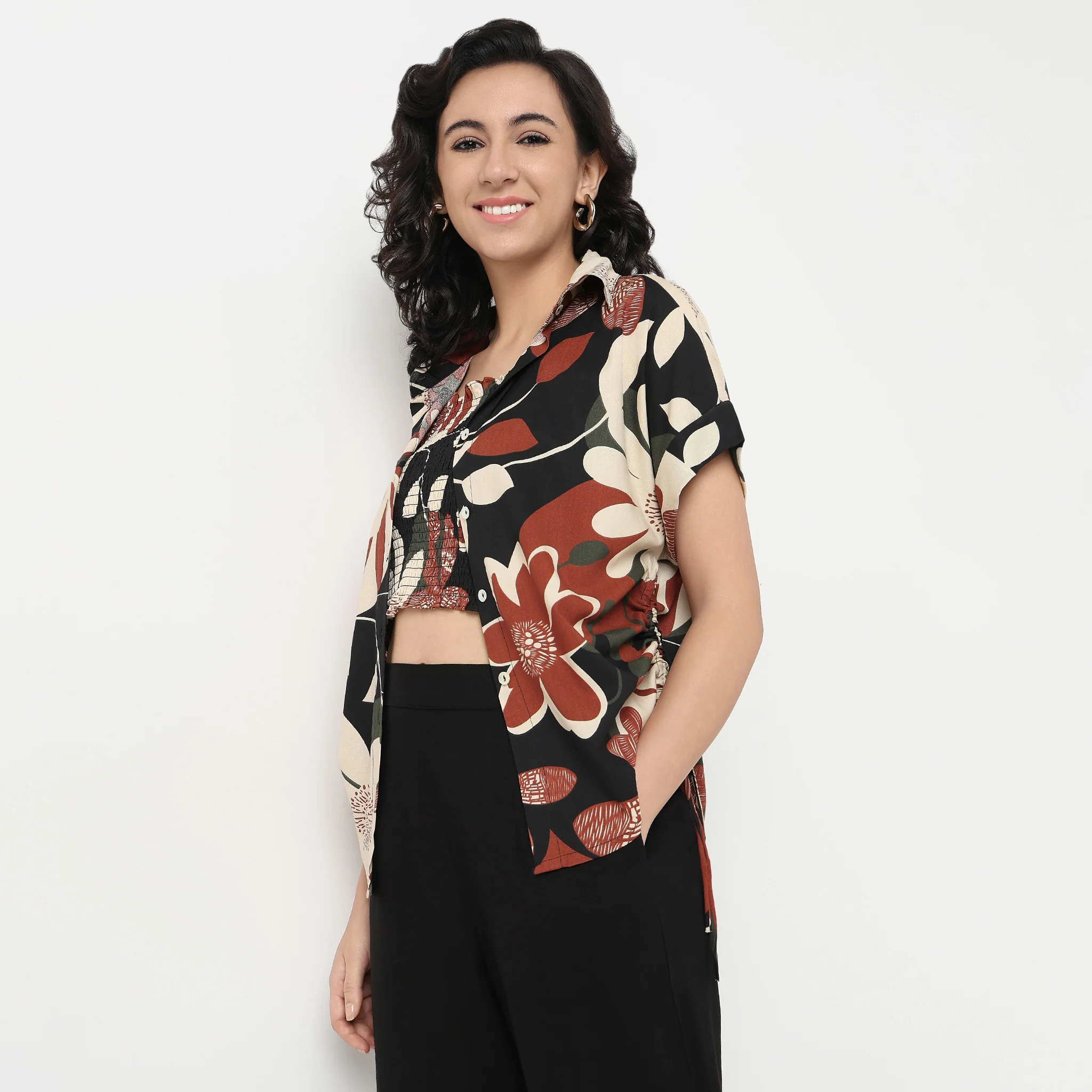 Printed Boxy Fit Shirt Collar Shrug With Smocked Croptop And Pants Set - Image 5