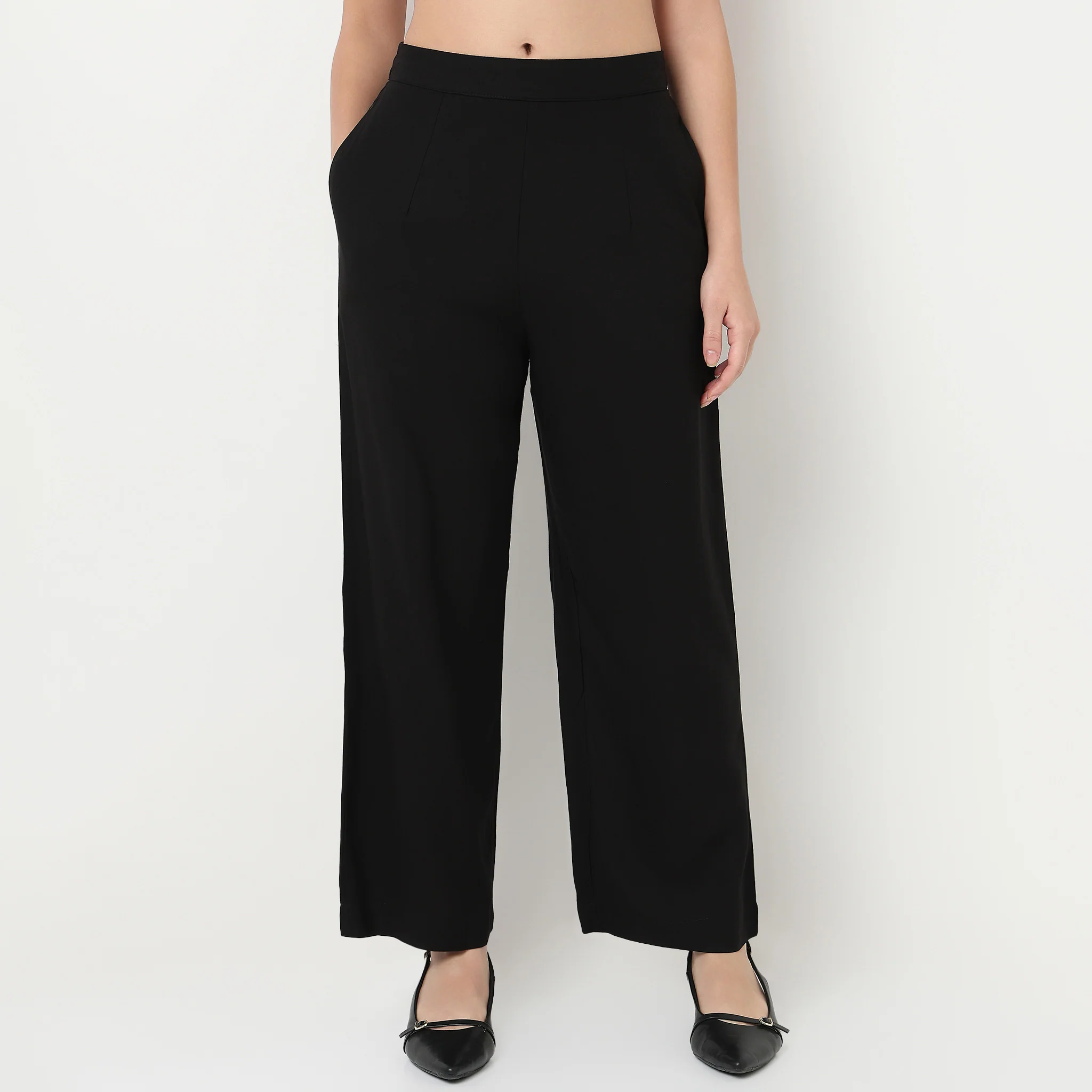 Printed Boxy Fit Shirt Collar Shrug With Smocked Croptop And Pants Set - Image 6