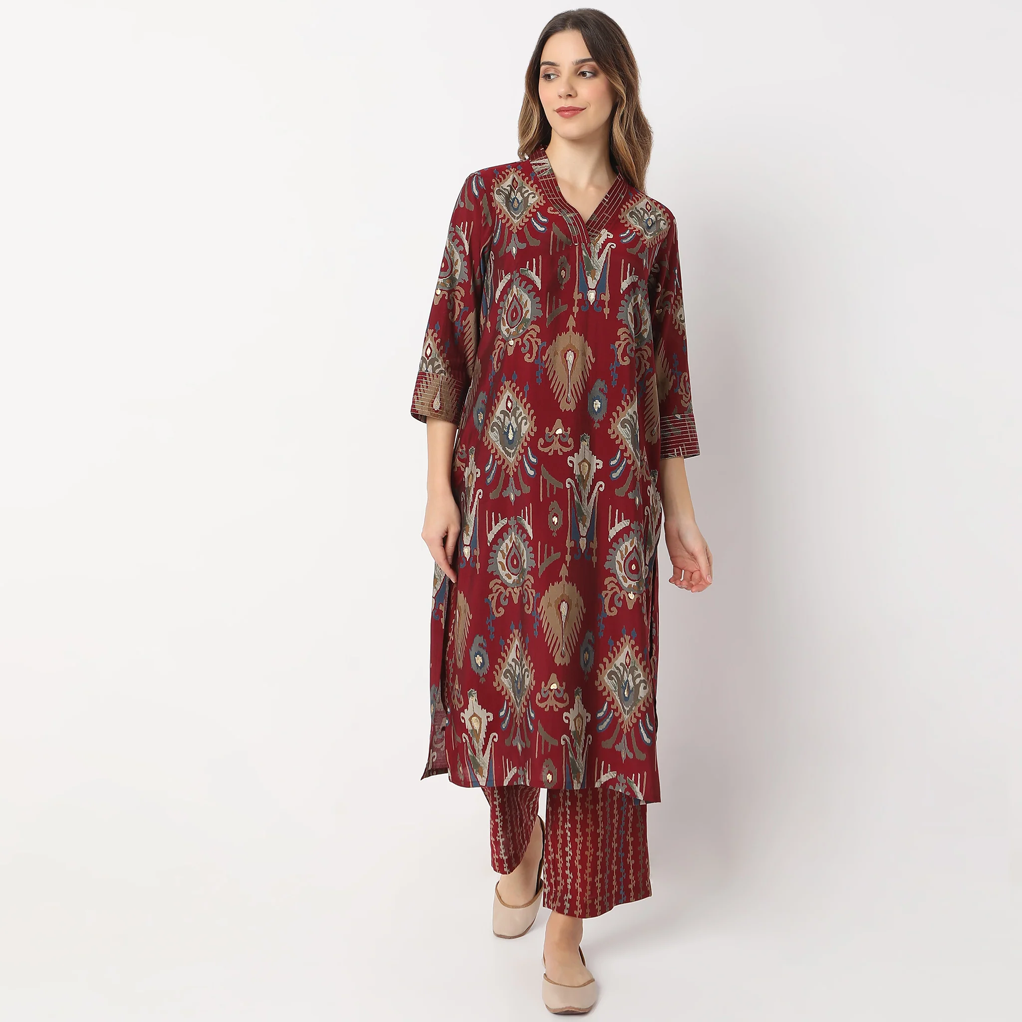 Printed Calf Length V Neck Straight Kurta With Pant Set - Image 2