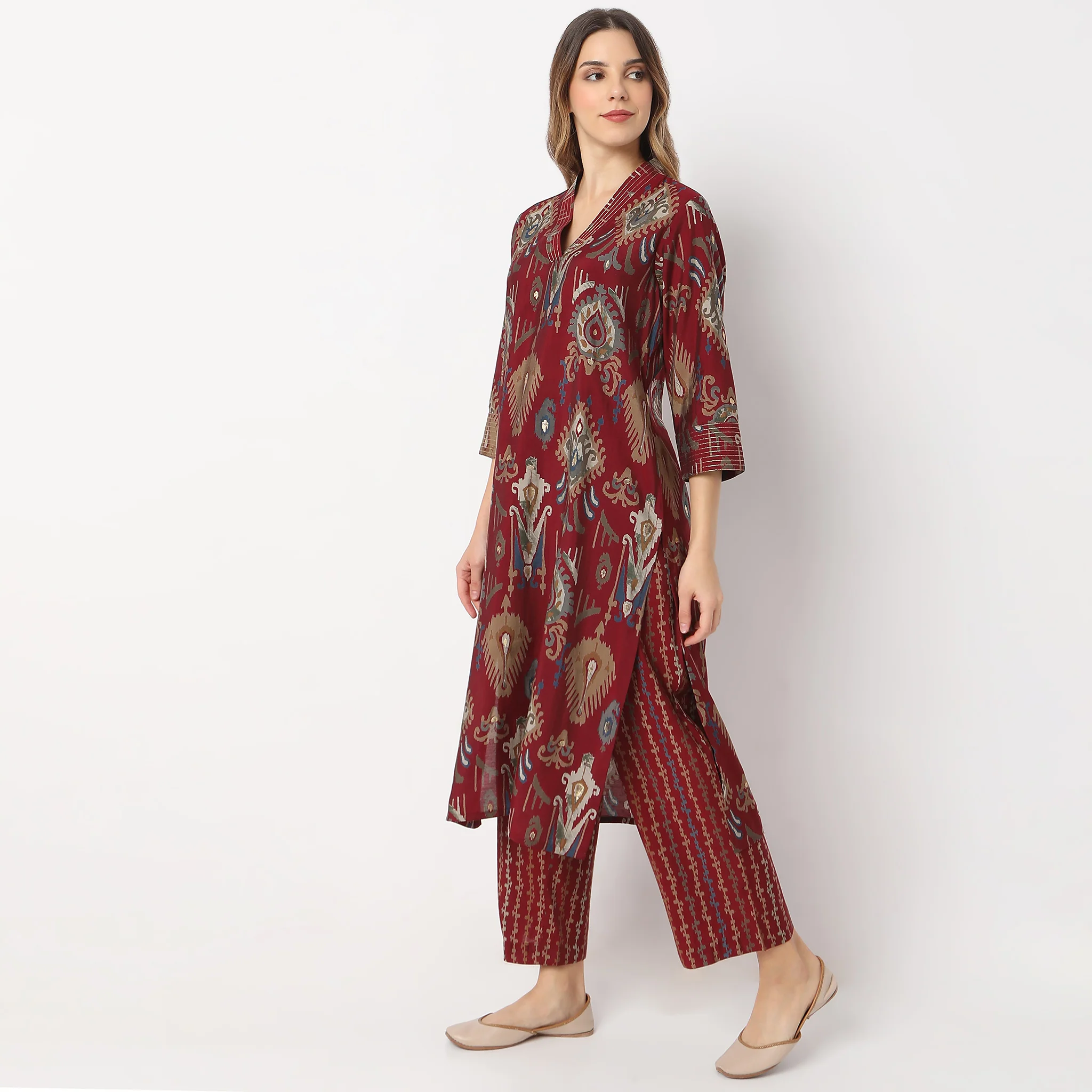 Printed Calf Length V Neck Straight Kurta With Pant Set - Image 4