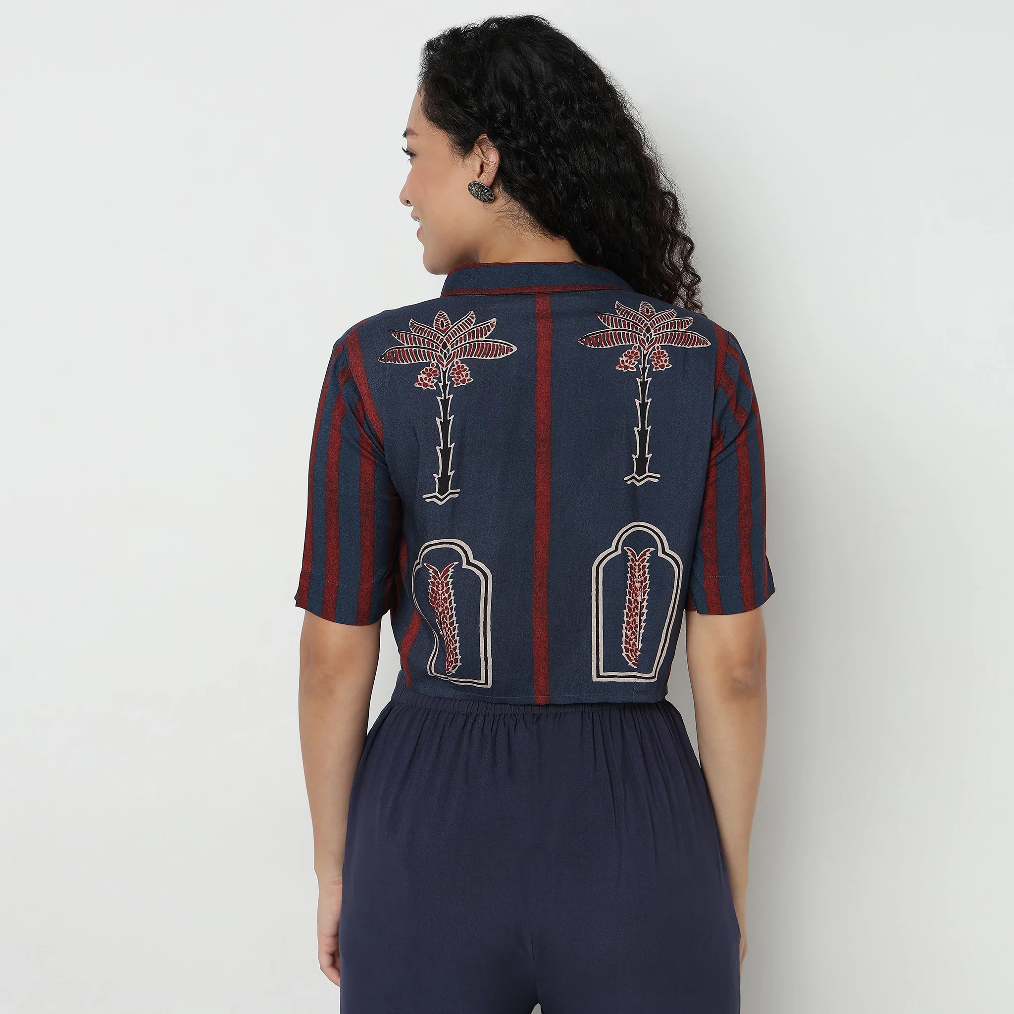 Printed Camp Collar Crop Top - Image 3