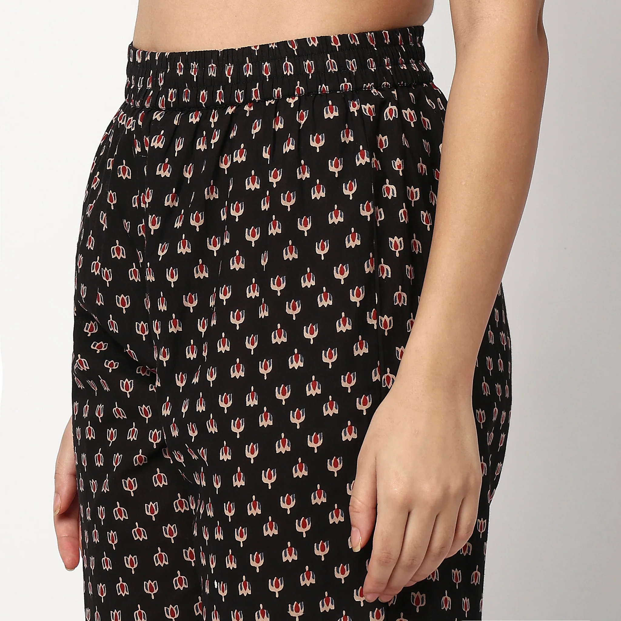Printed Cotton V Neck Kurta Set - Image 7