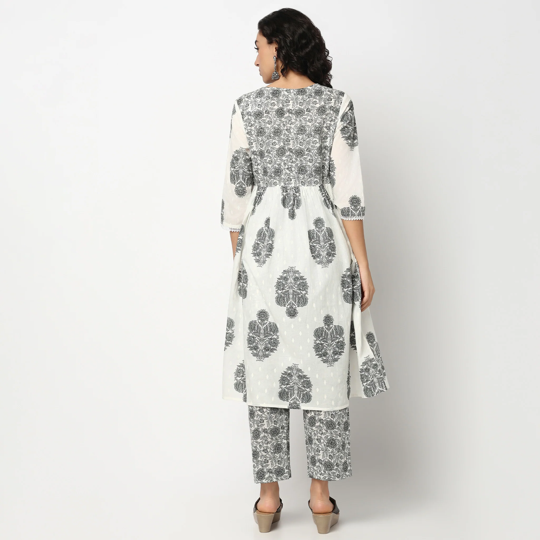 Printed Cotton V-Neck Kurta Set with Dupatta - Image 3
