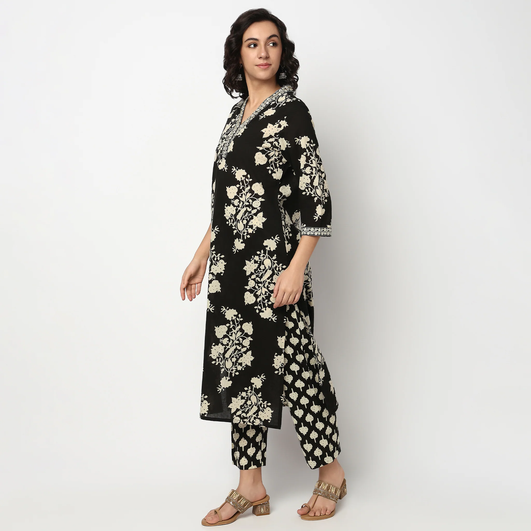 Printed Cotton V Neck Kurta Set with Dupatta - Image 7