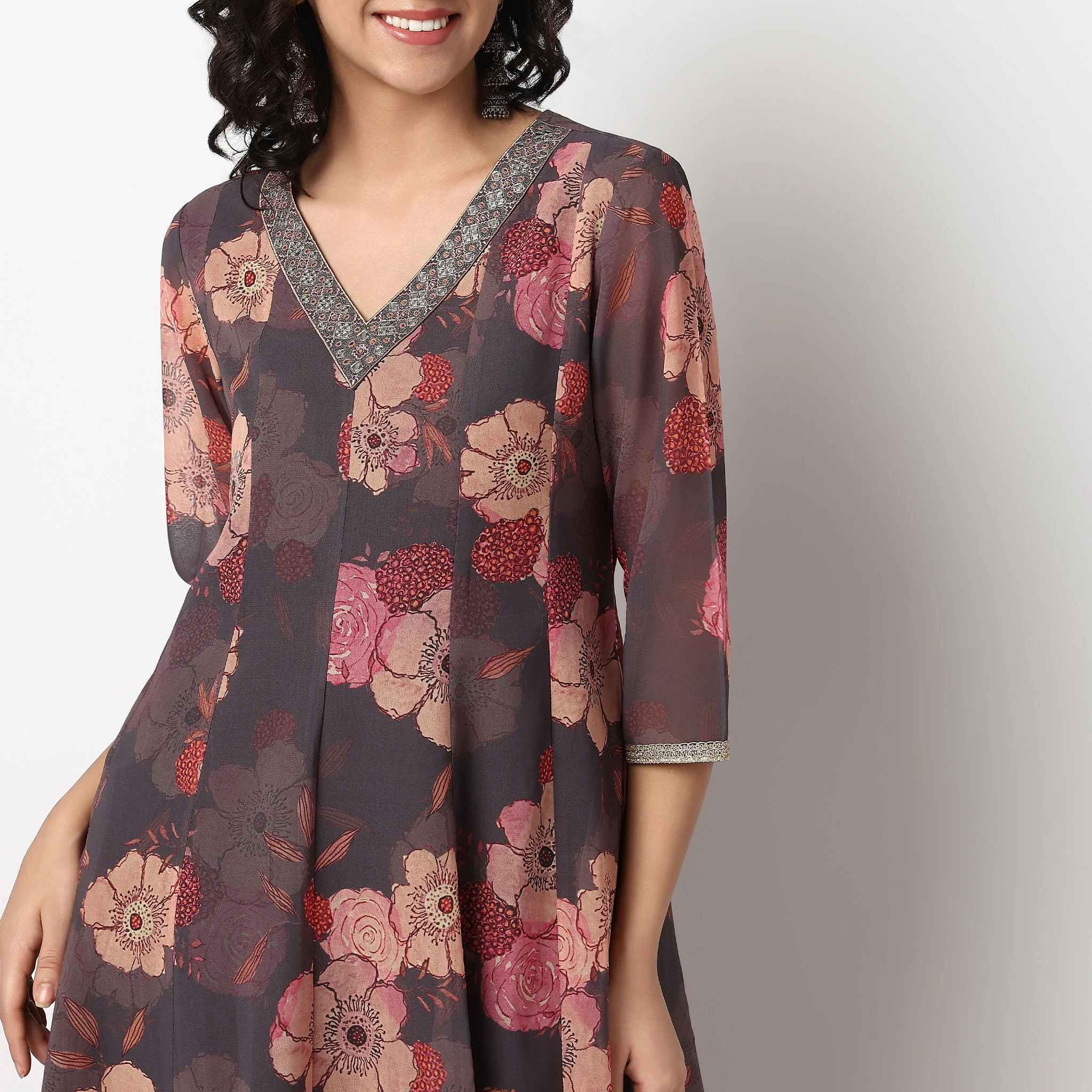 Printed V Neck Alia Cut Kurta - Image 4