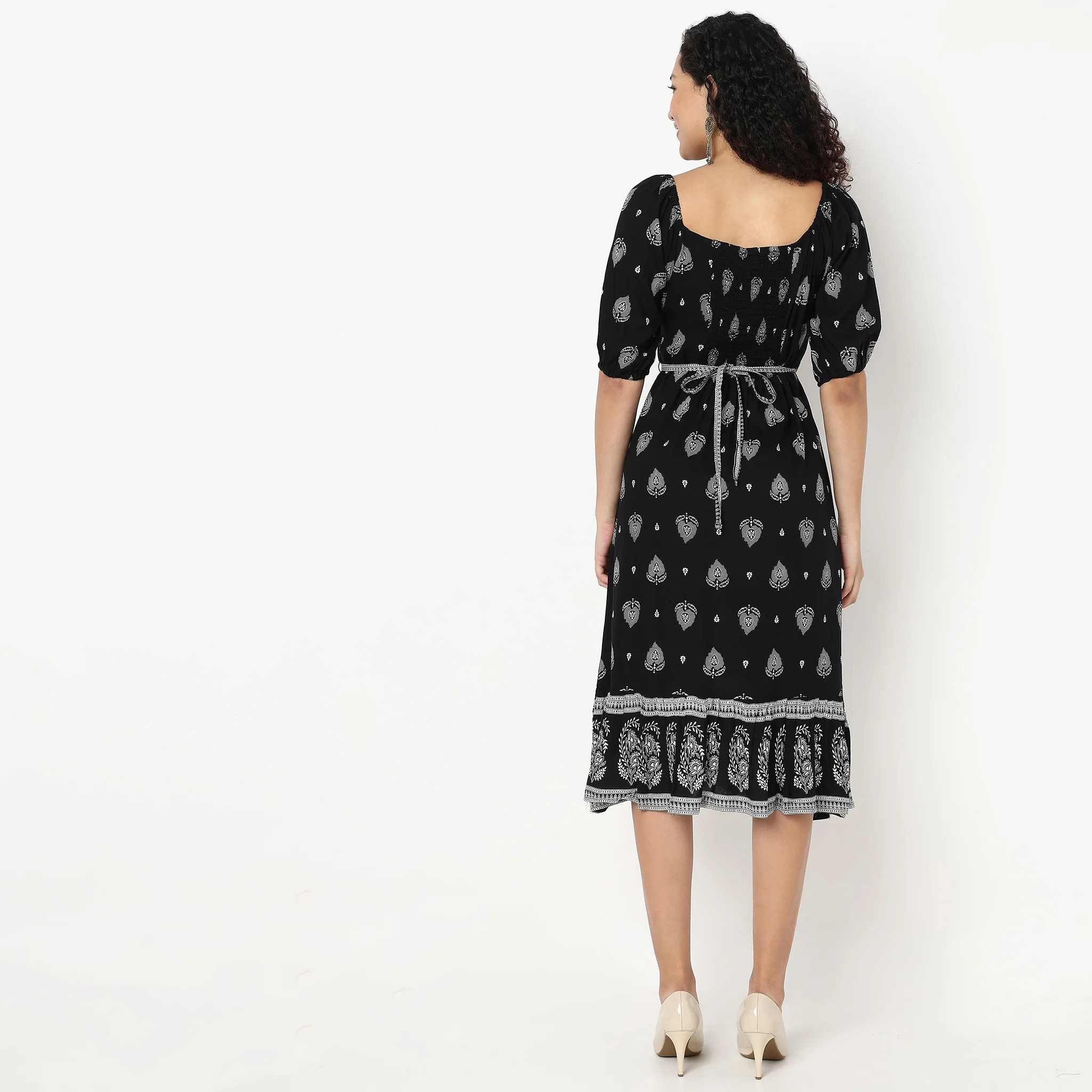 Printed Front Ruched Tiered Dress - Image 3