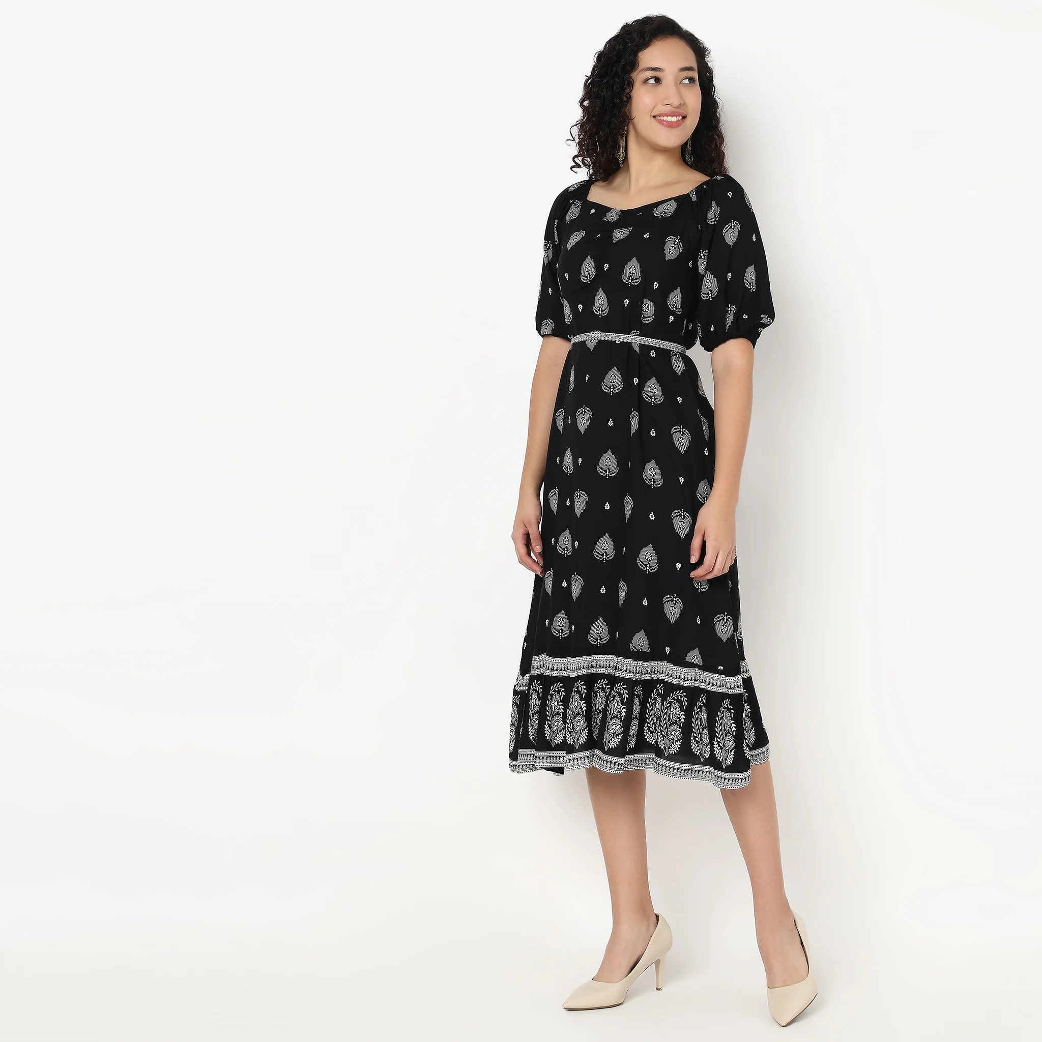 Printed Front Ruched Tiered Dress - Image 5