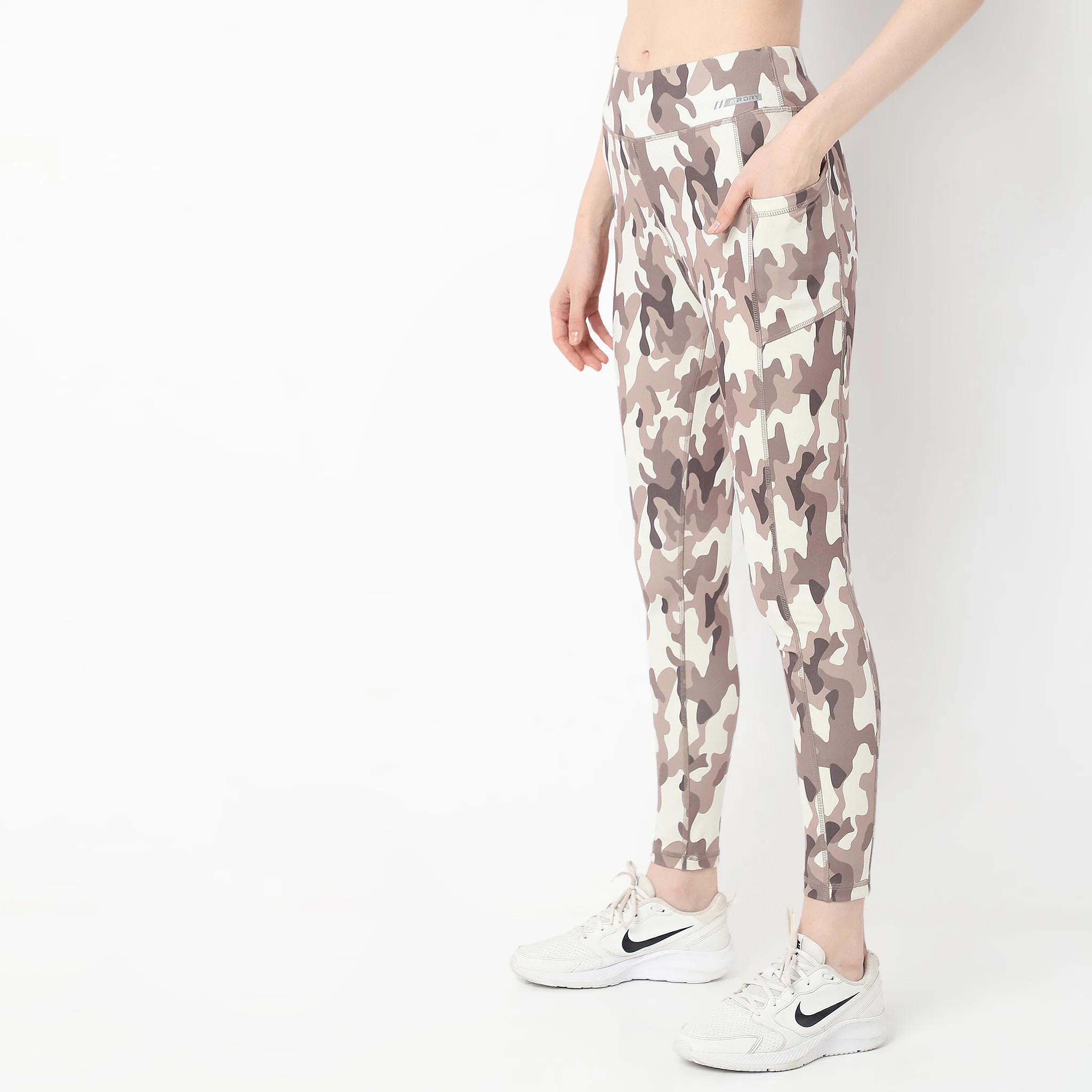 Printed Full Length Slim Fit High Rise Trackpants - Image 5