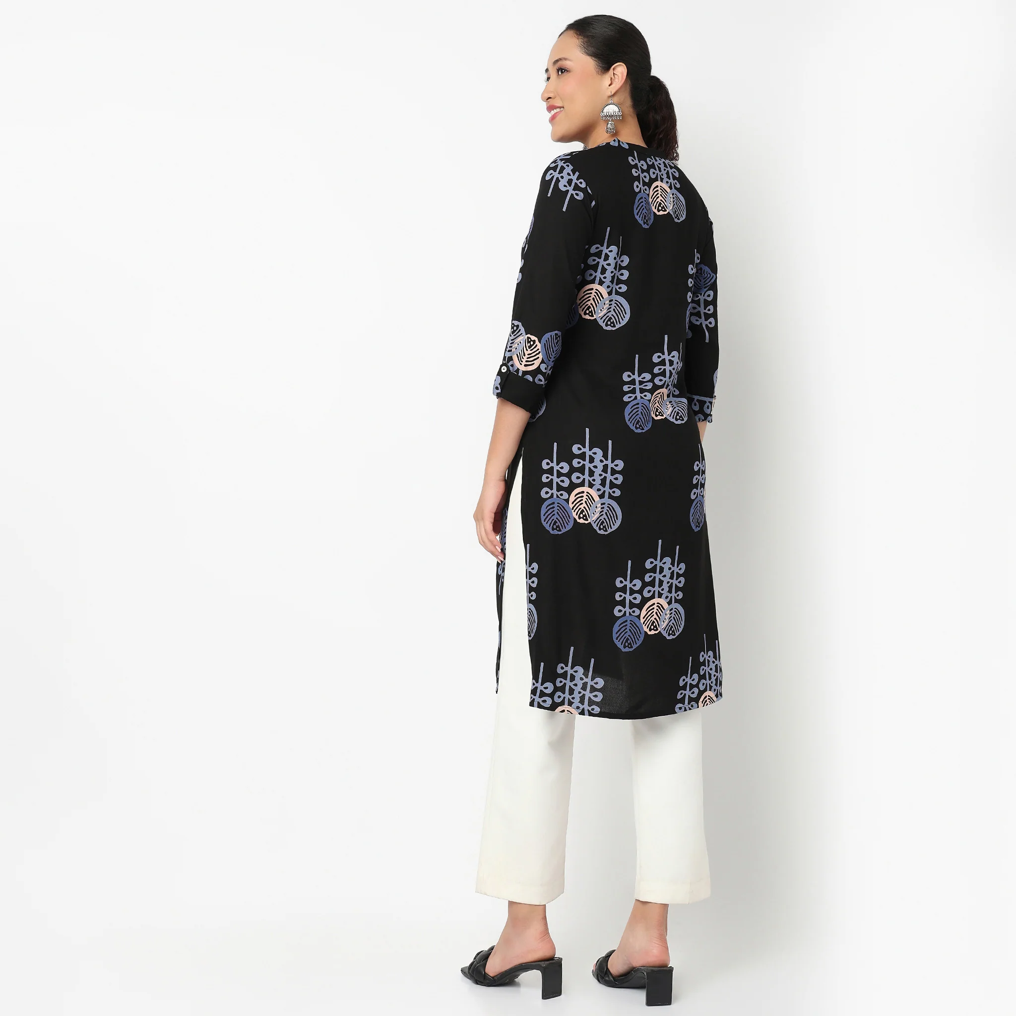Printed Half Placket Long Kurta - Image 3
