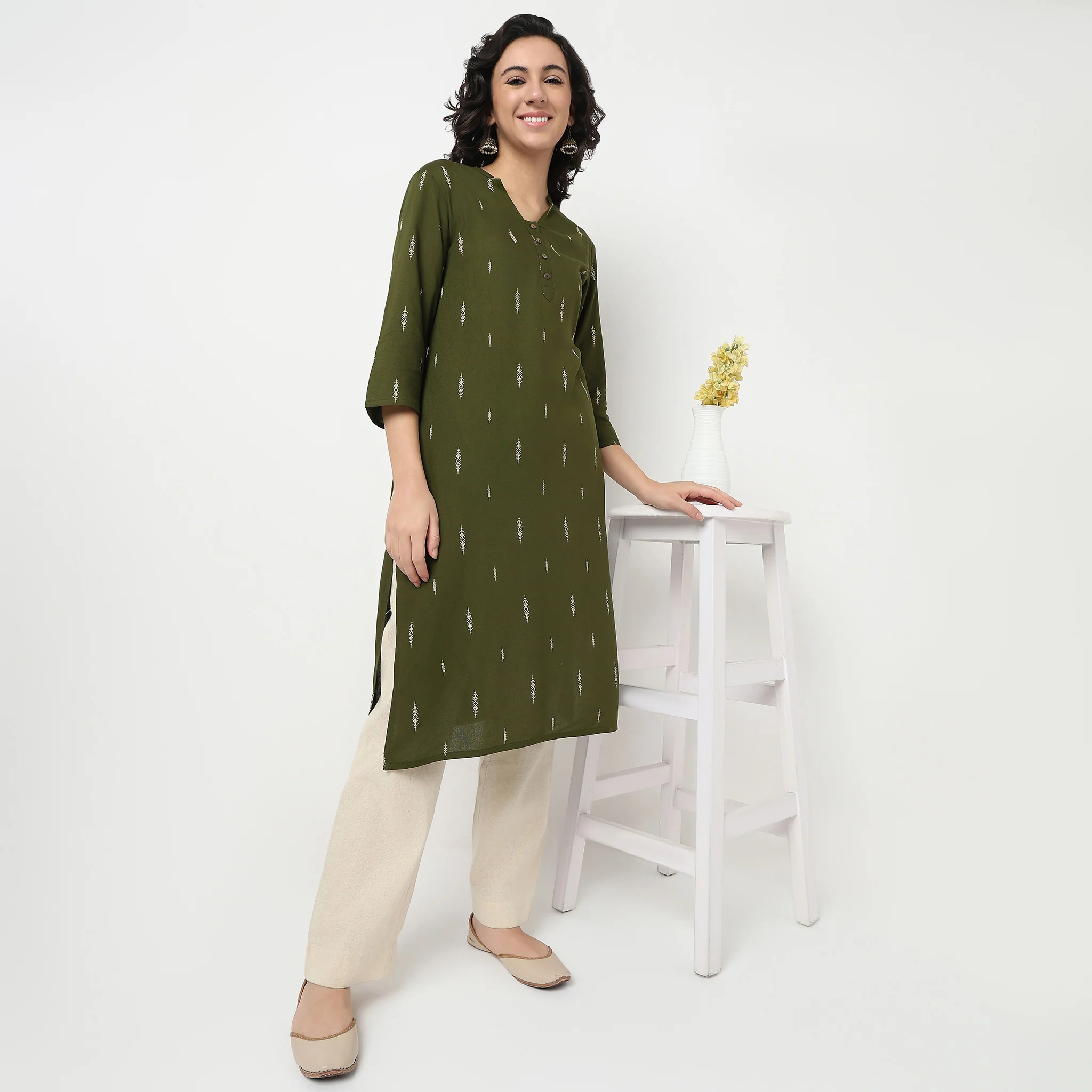 Half Placket With Notch V-Neck Long Kurta