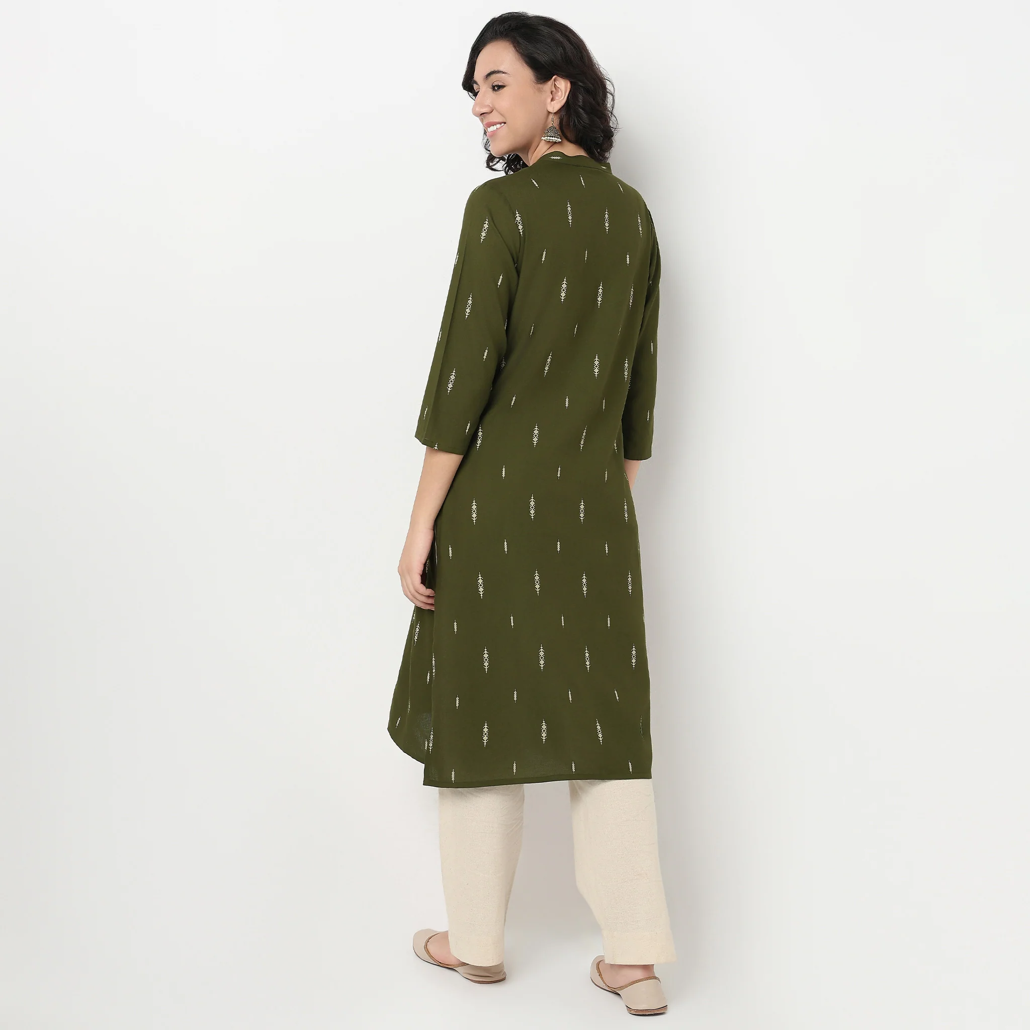 Half Placket With Notch V-Neck Long Kurta - Image 3