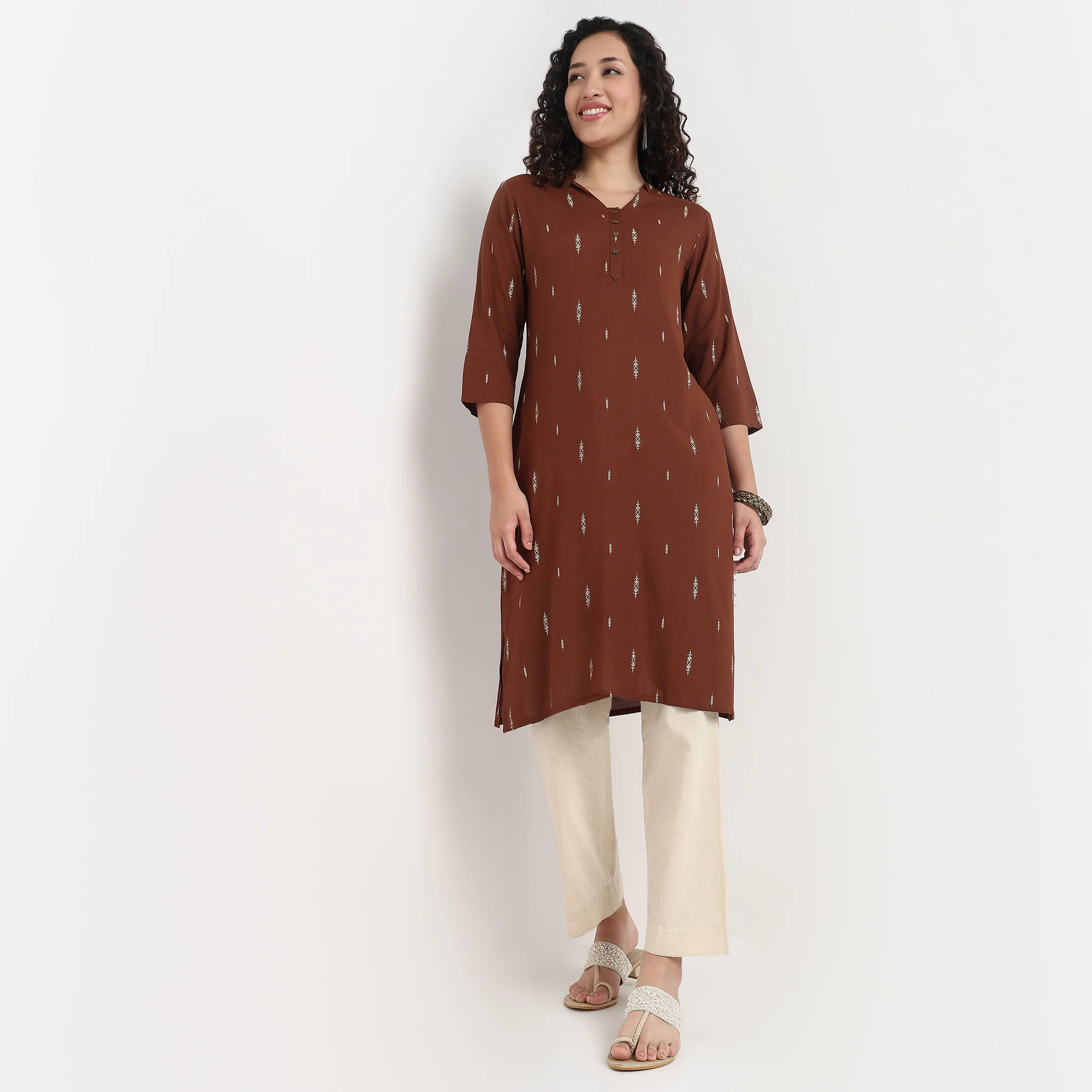 Half Placket With Notch V-Neck Long Kurta - Image 6