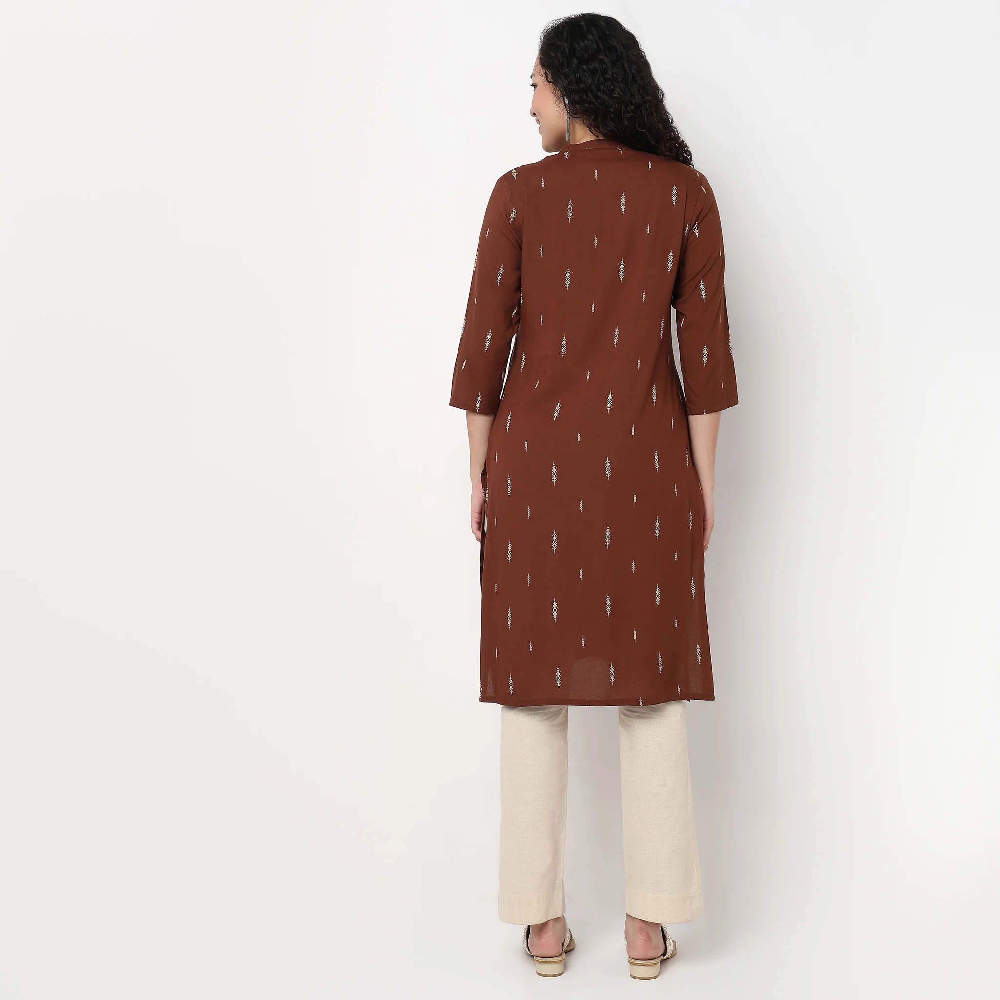 Half Placket With Notch V-Neck Long Kurta - Image 8