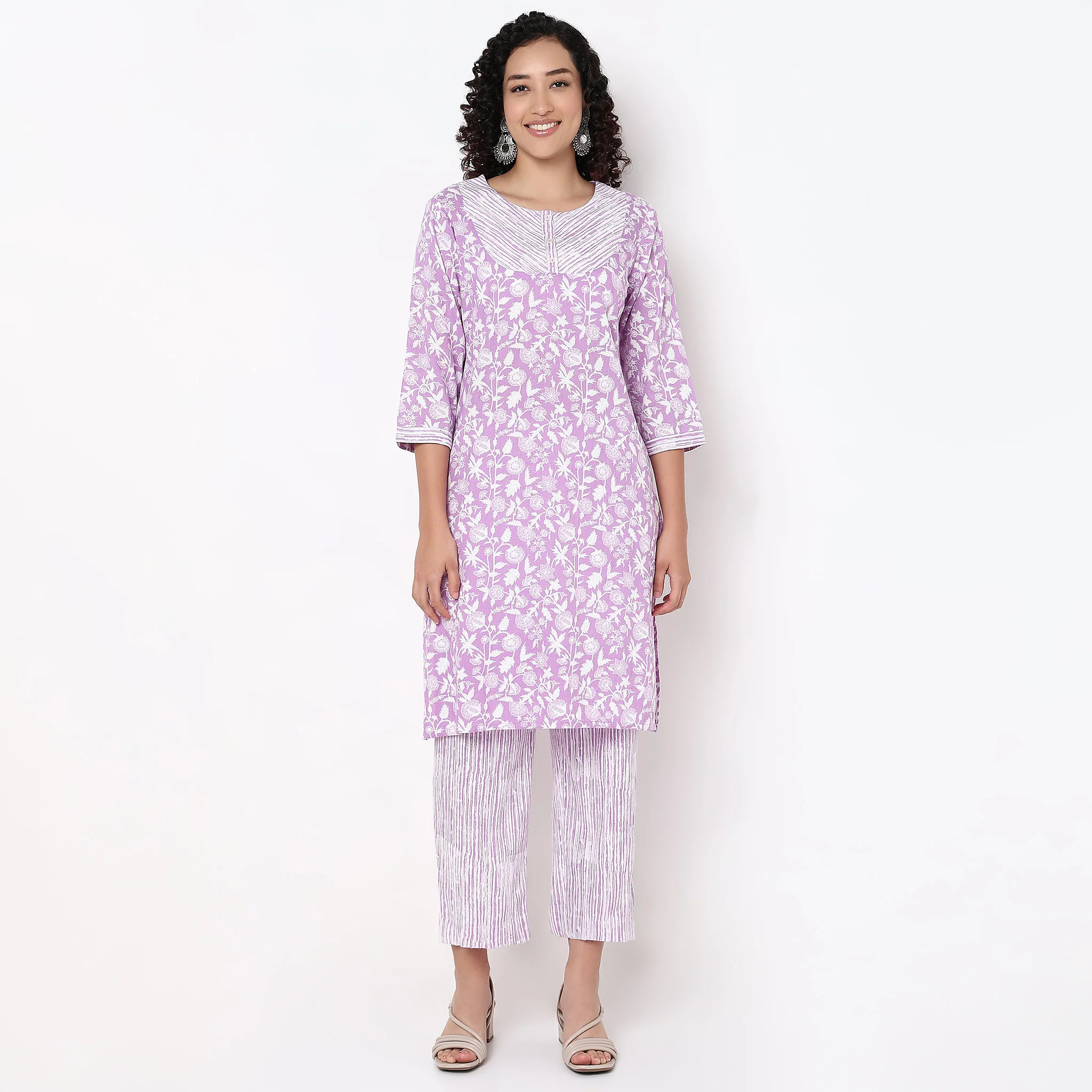 Knee Length Straight Printed Yoke Kurta - Image 12