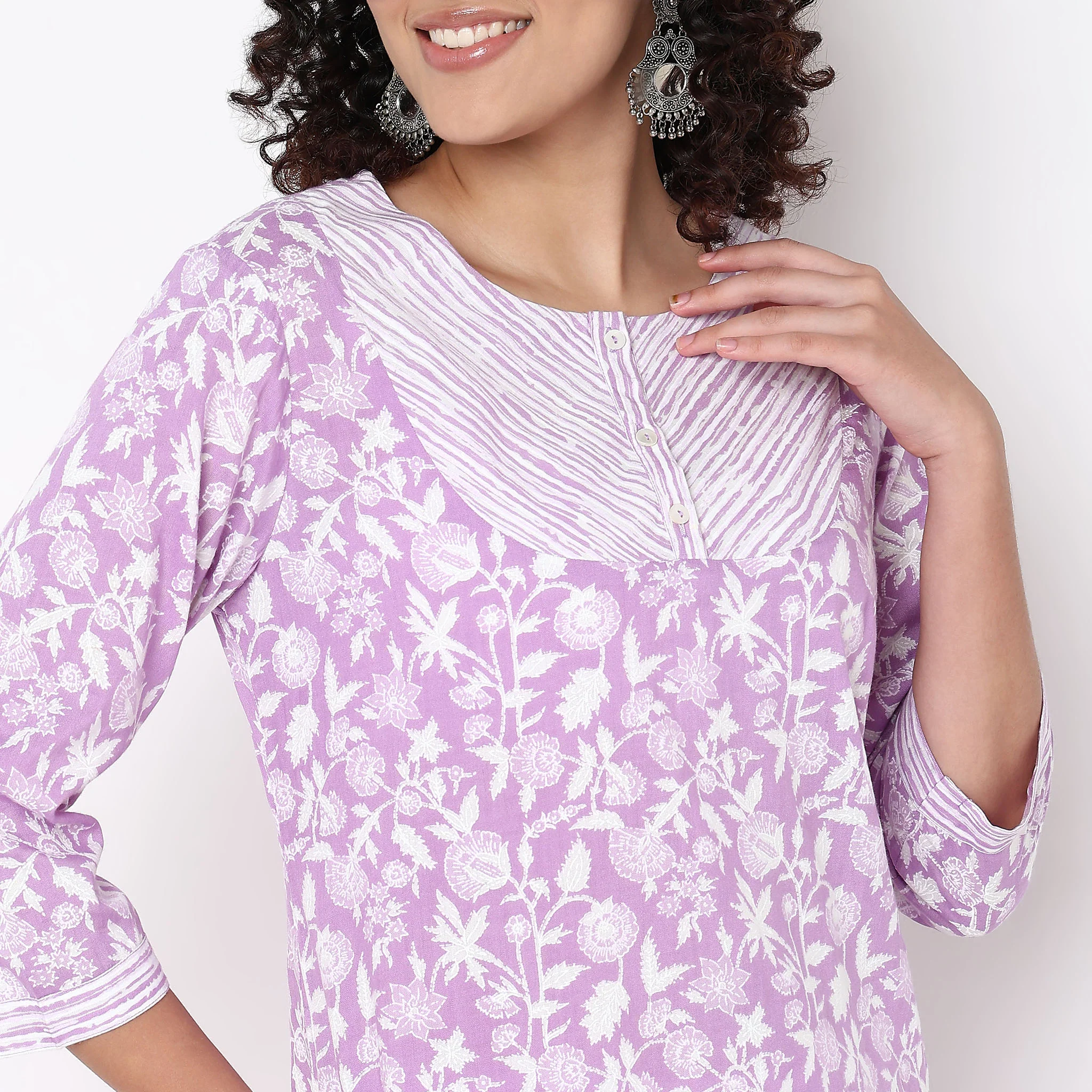 Knee Length Straight Printed Yoke Kurta - Image 14