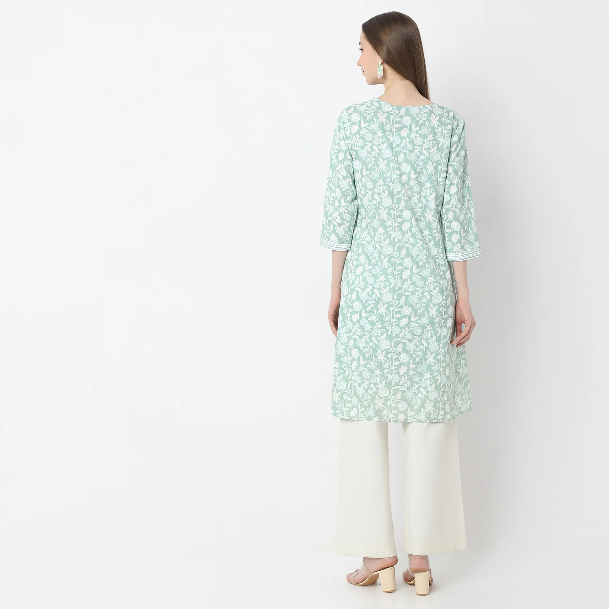 Knee Length Straight Printed Yoke Kurta - Image 3