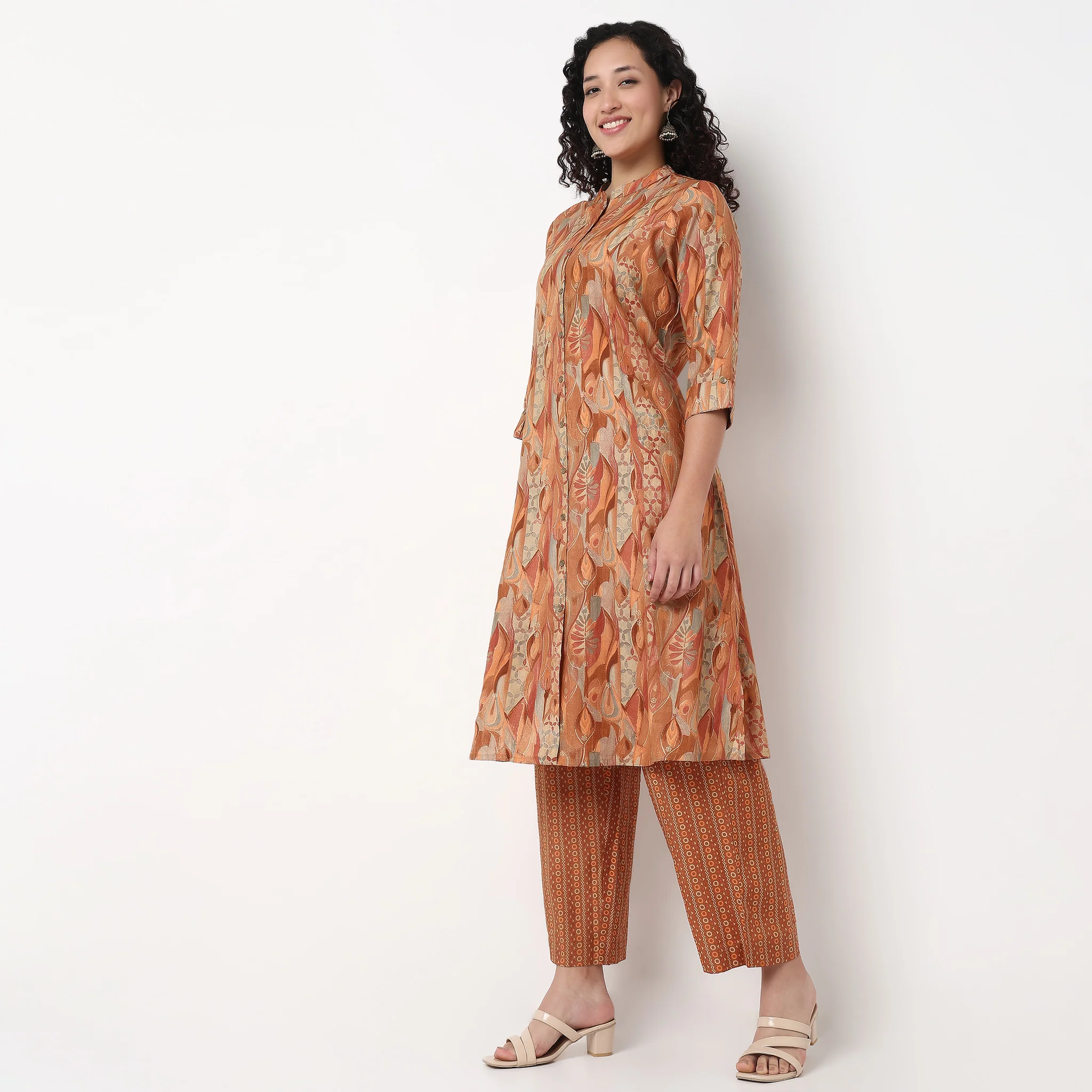 Printed Kurta and Pant Set - Image 5