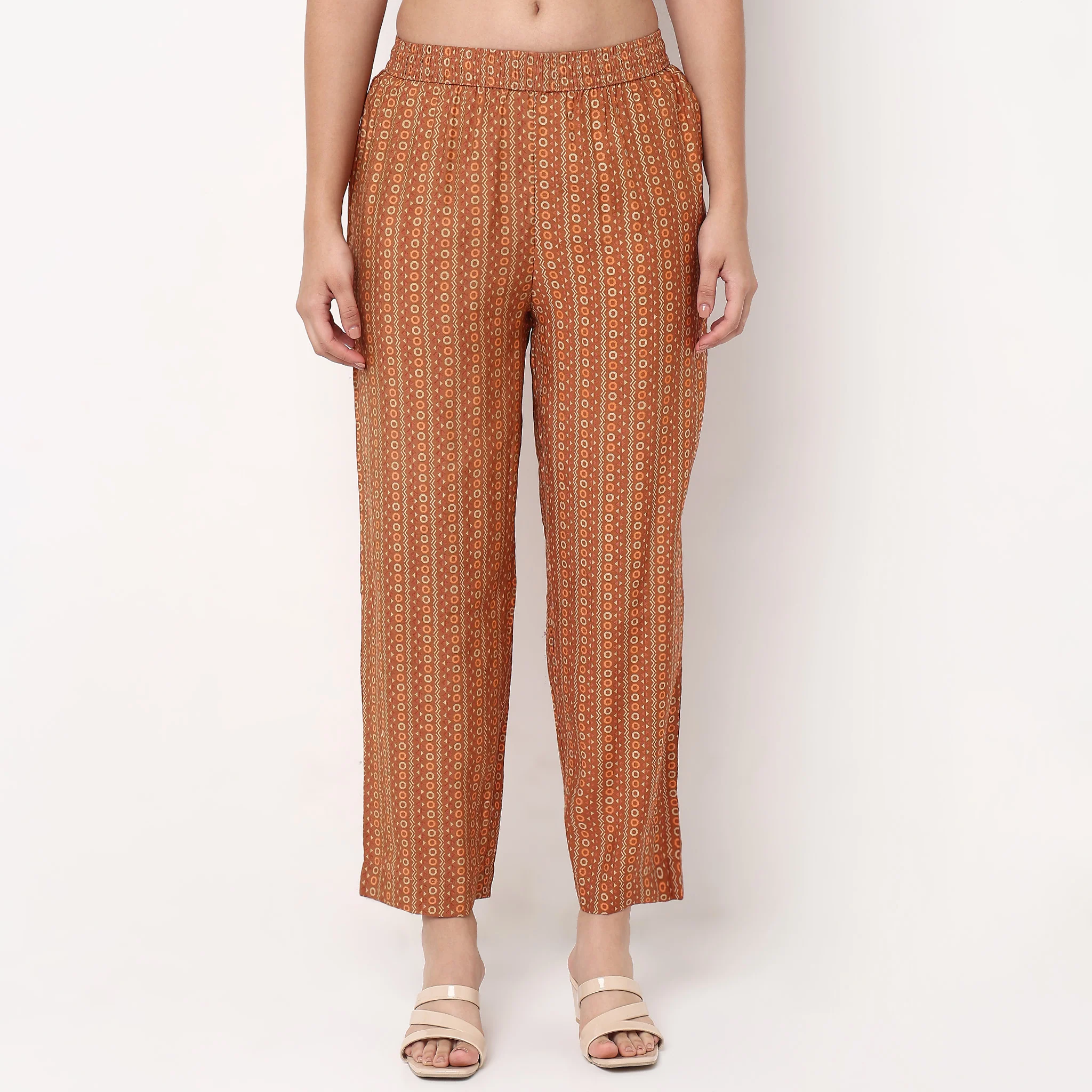 Printed Kurta and Pant Set - Image 6