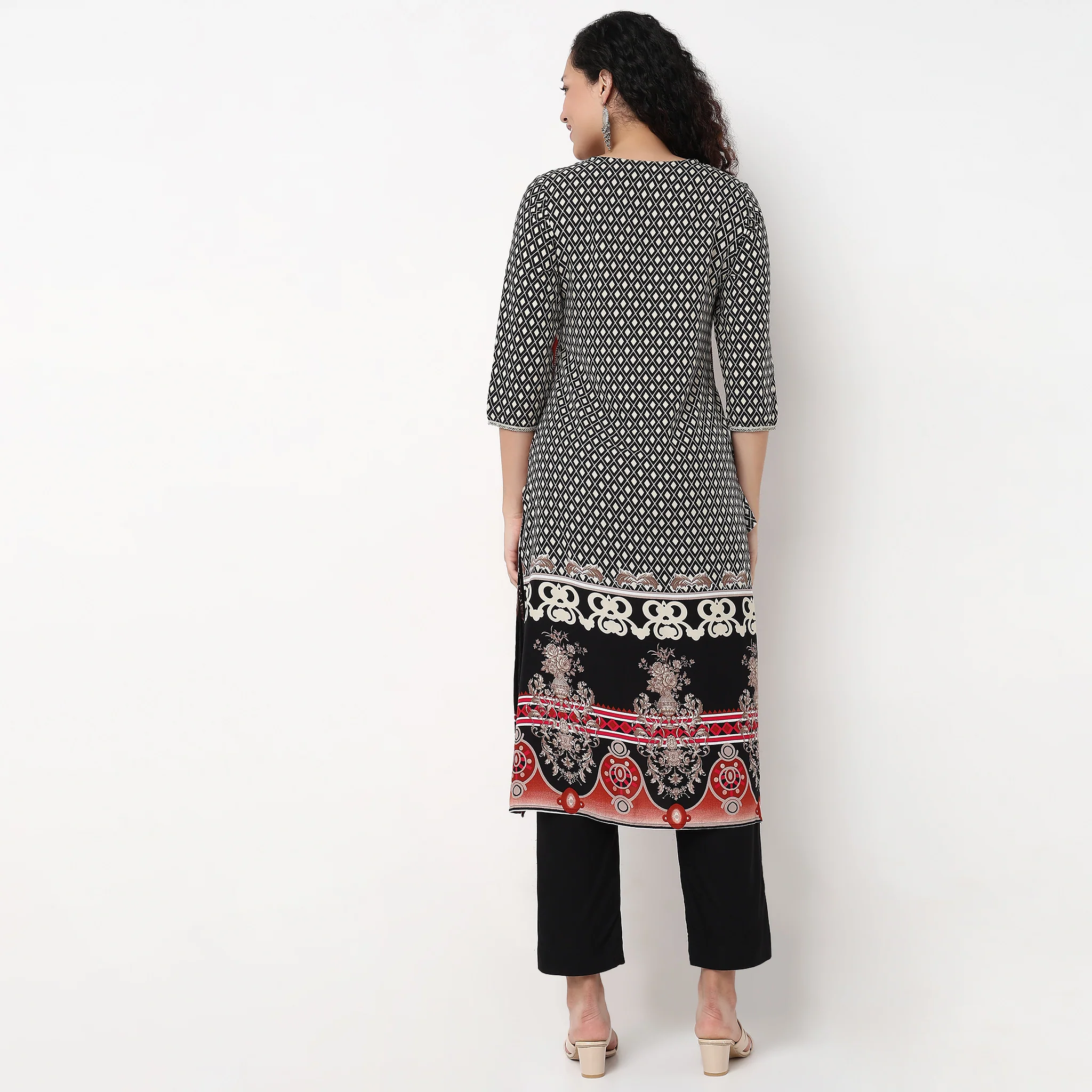 Printed Kurta and Pant Set - Image 3