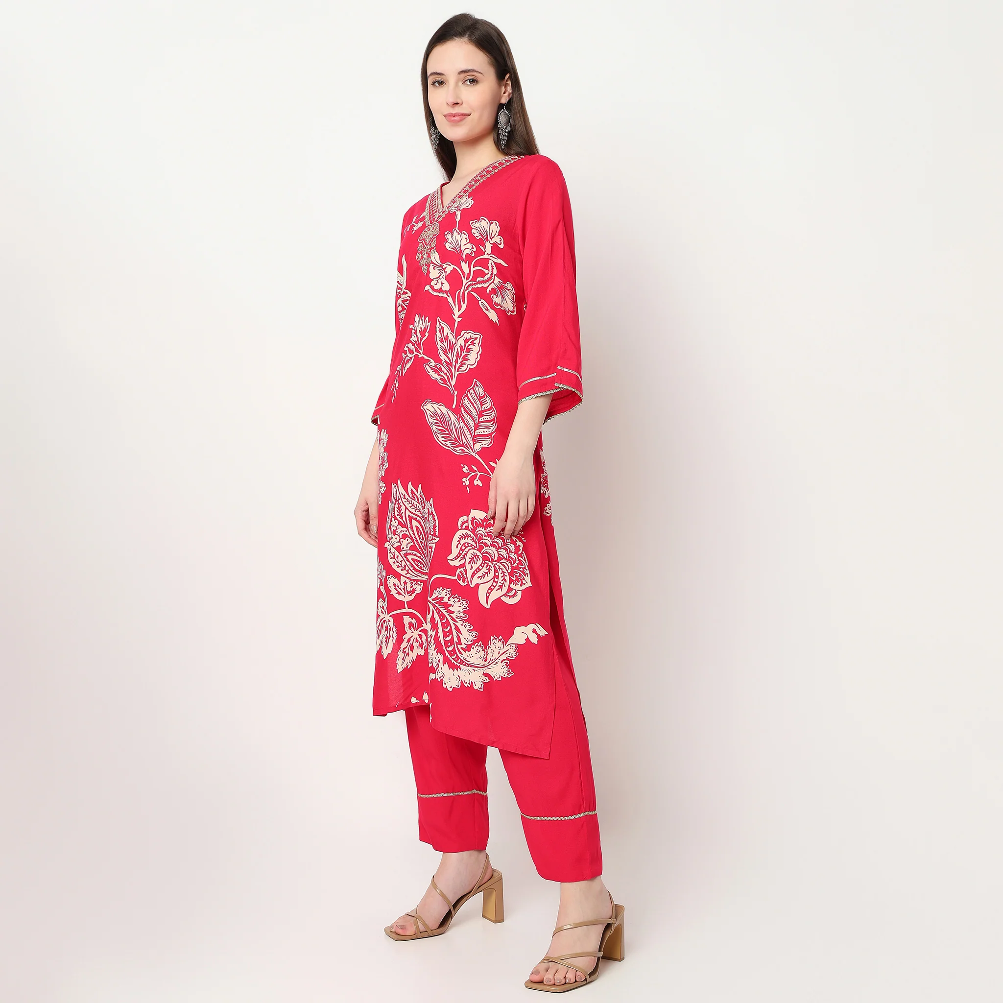 Printed V-Neck Straight Kurta with Pant Set - Image 5