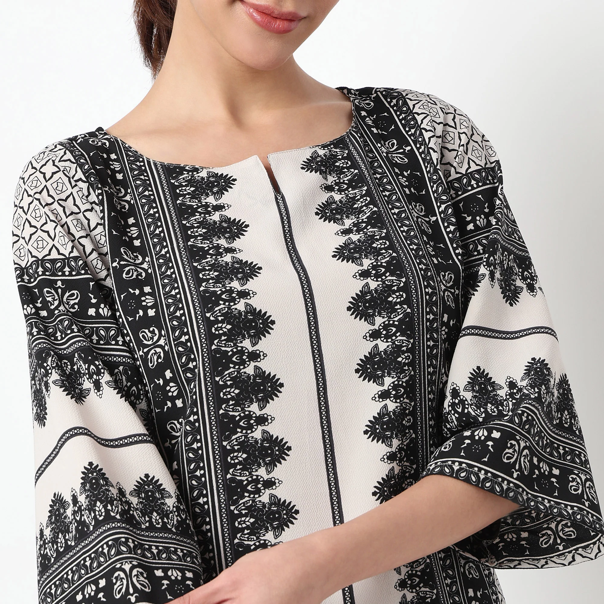 Printed Kurta with Pant Set - Image 4