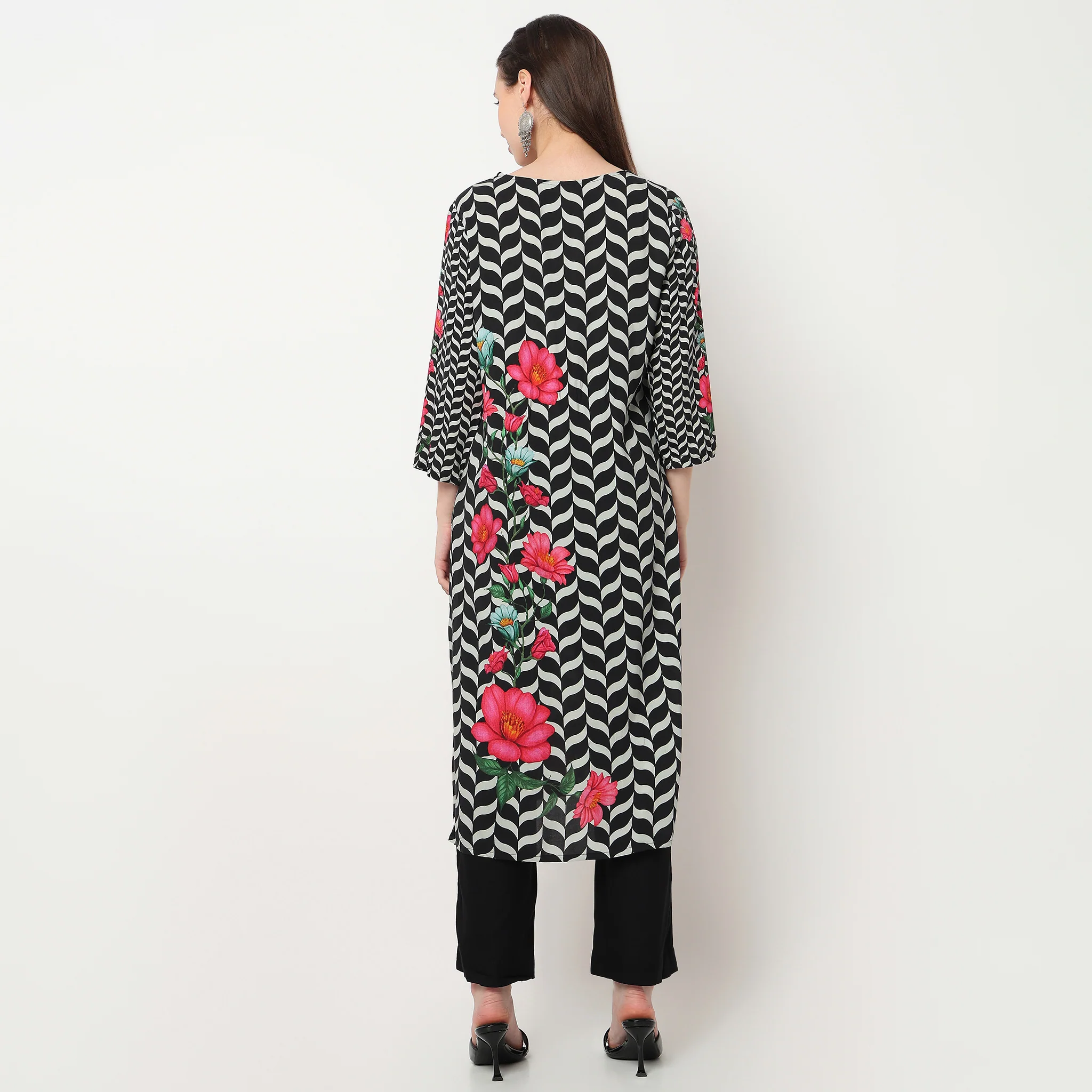 Printed Kurta with Pant & with Dupatta Set - Image 3