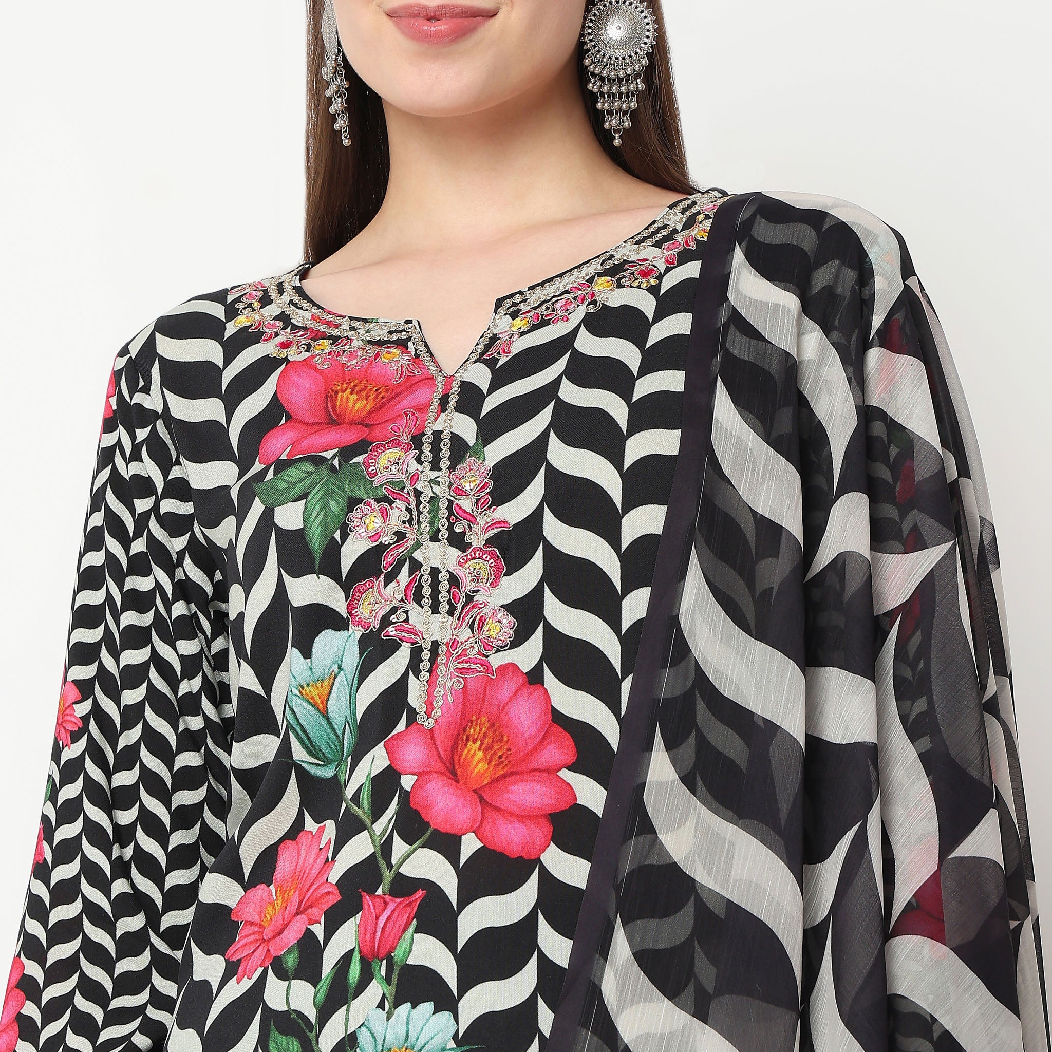Printed Kurta with Pant & with Dupatta Set - Image 4